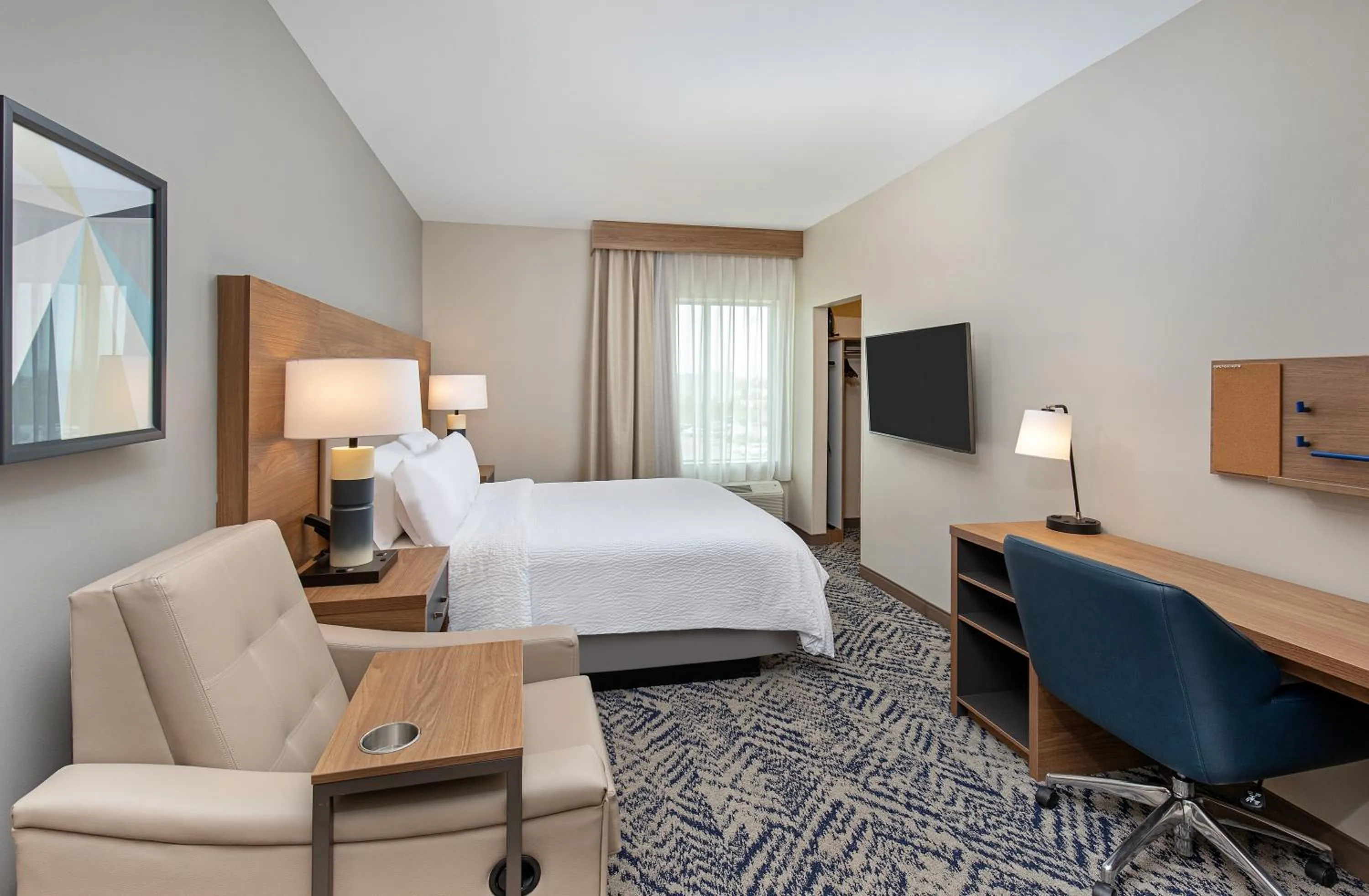 Bed in Candlewood Suites Erlanger - South Cincinnati by IHG