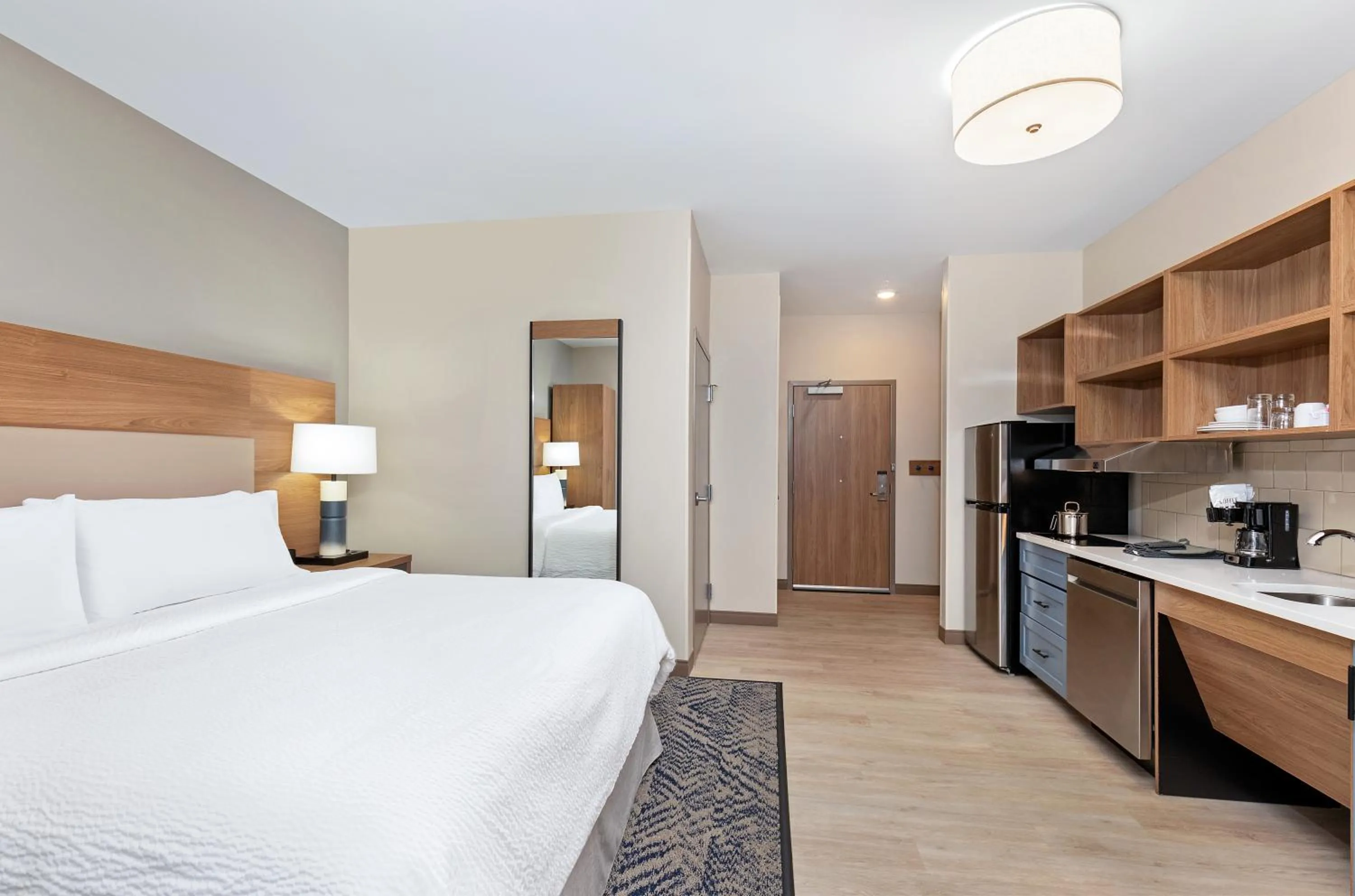Bed in Candlewood Suites Erlanger - South Cincinnati by IHG