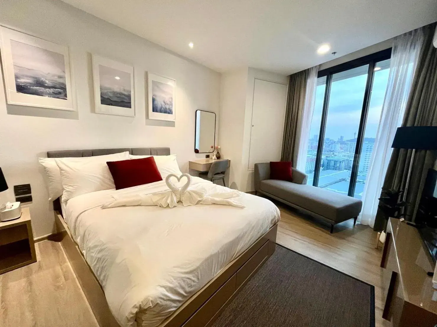 Bed in The EDGE Central Pattaya Bed in The EDGE Central Pattaya