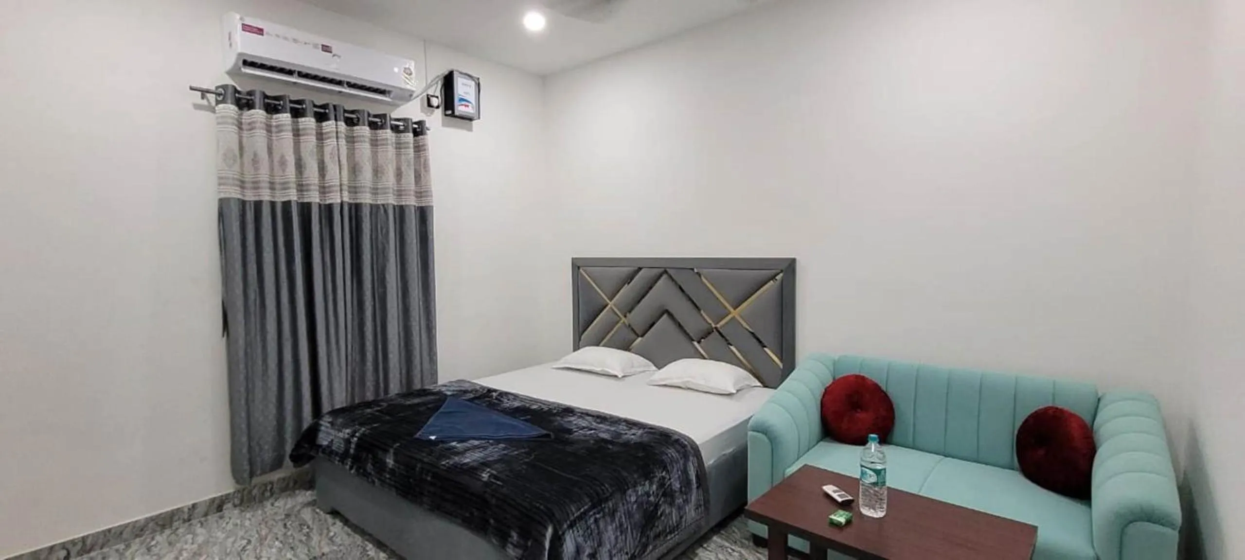 Bed in The Western Lodge