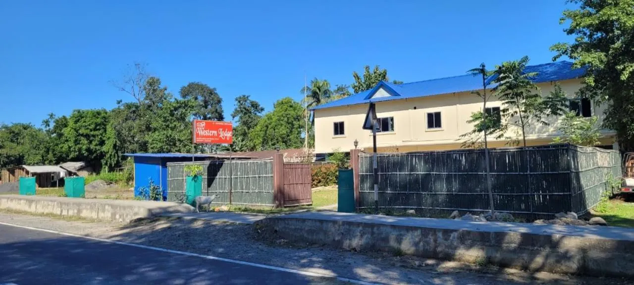 Facade/entrance in The Western Lodge