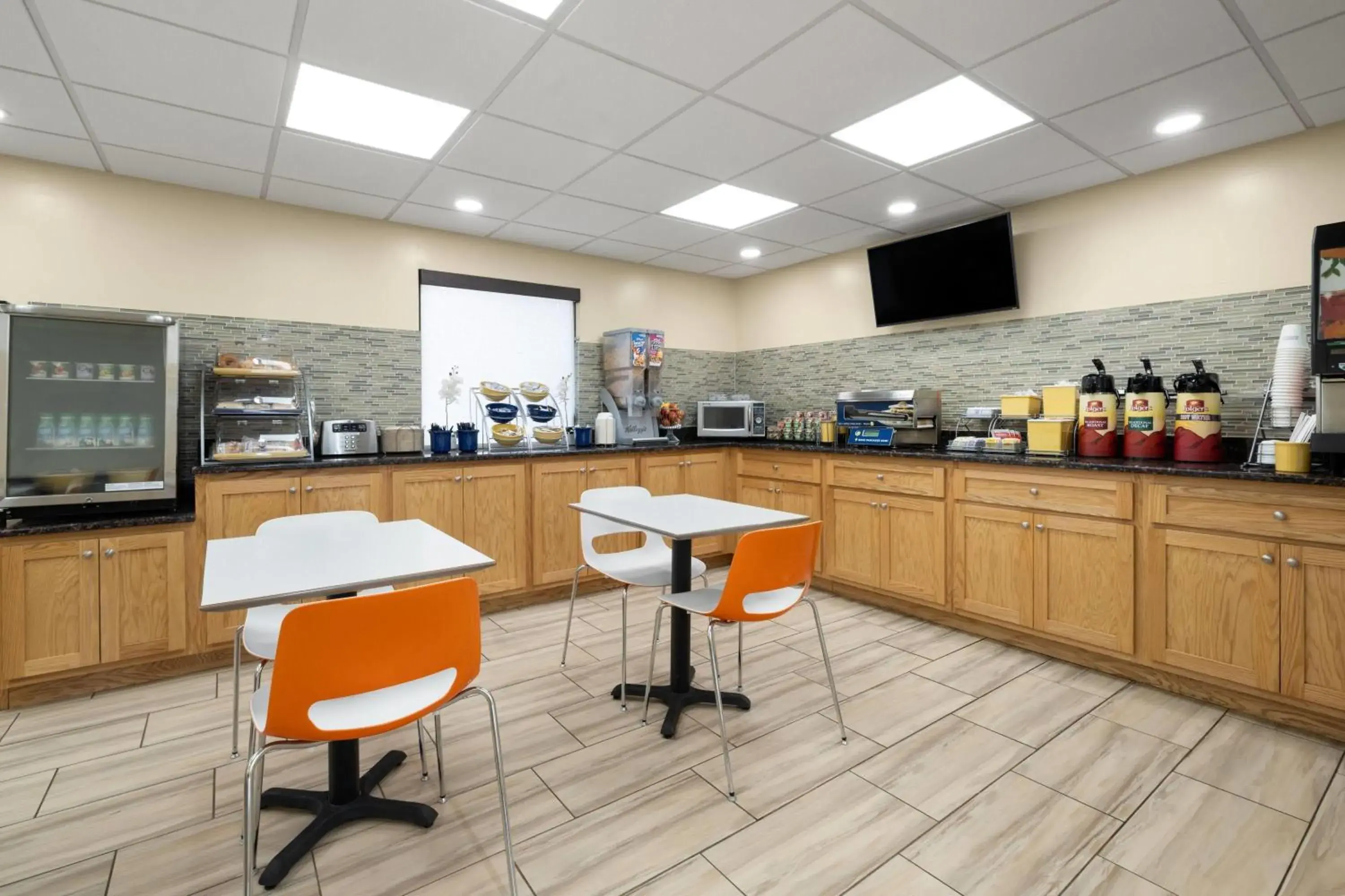 Breakfast in Days Inn by Wyndham Murphy Breakfast in Days Inn by Wyndham Murphy