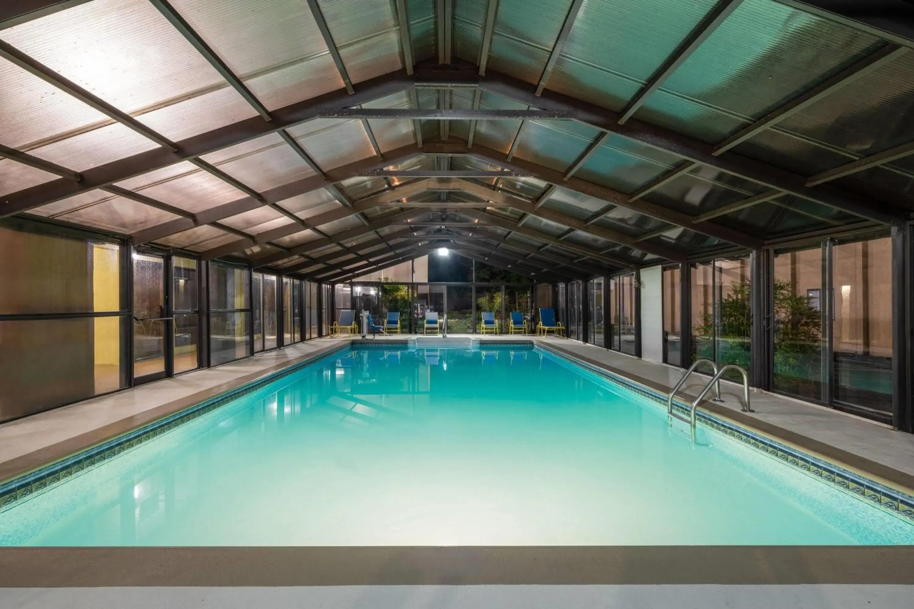 Swimming pool in Days Inn by Wyndham Murphy Swimming pool in Days Inn by Wyndham Murphy
