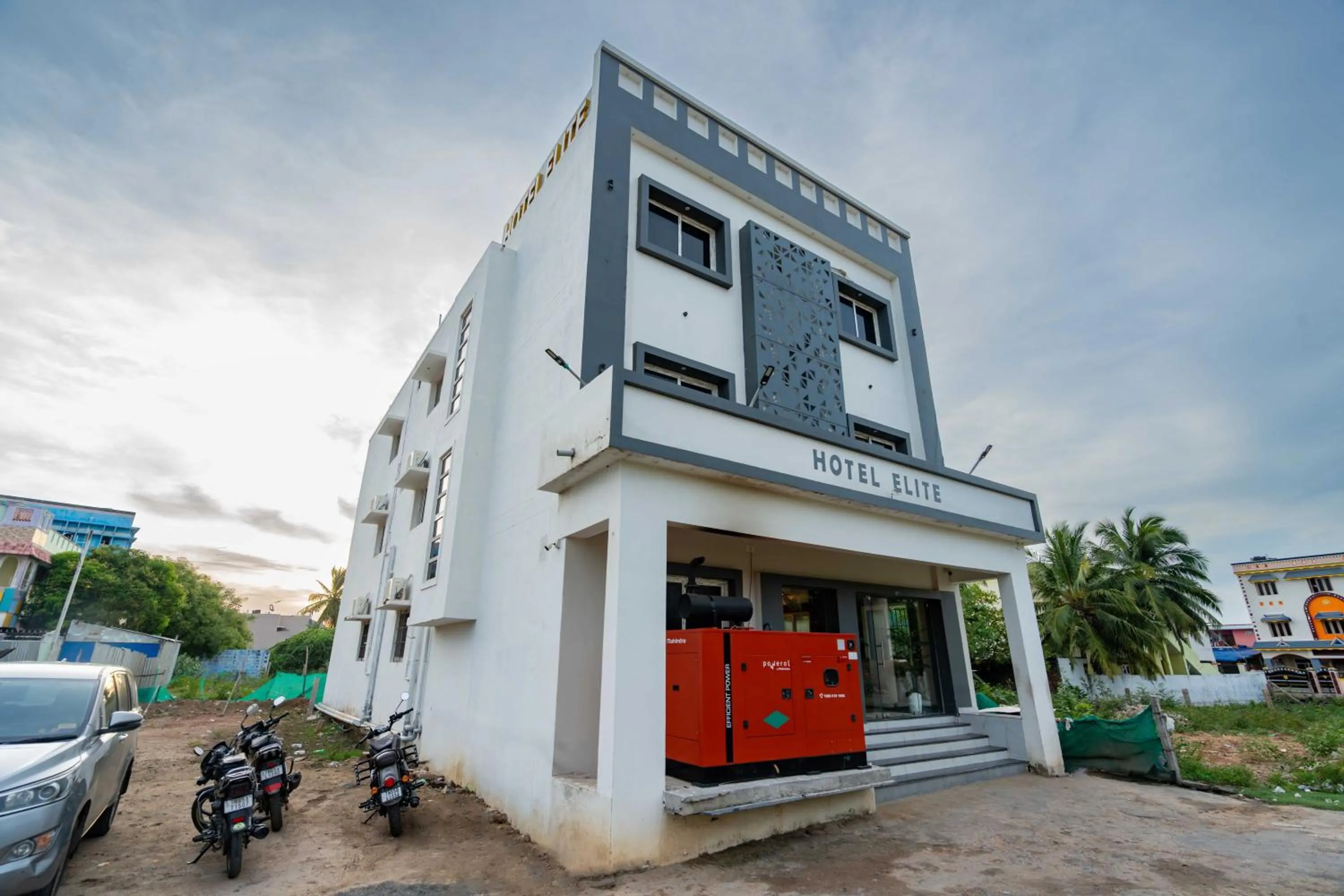 Facade/entrance in HOTEL ELITE