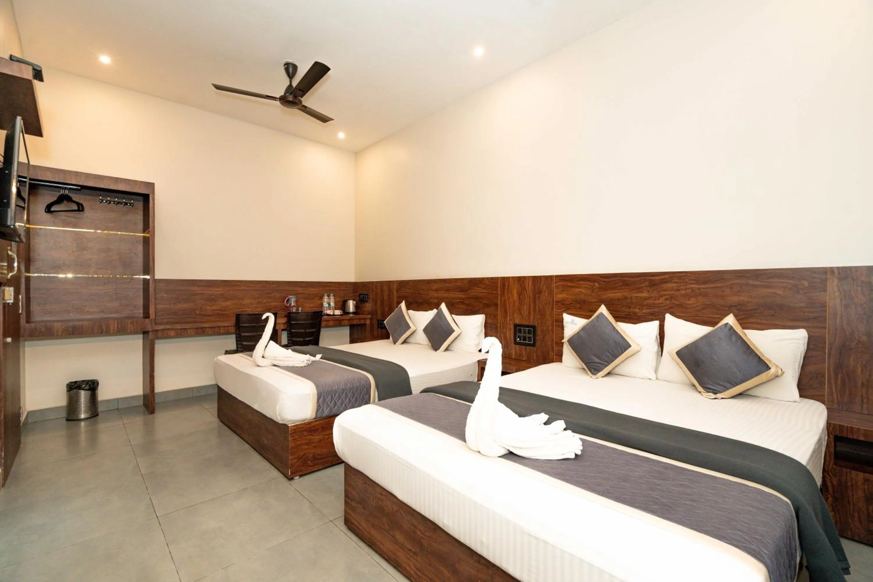 Bedroom, Bed in HOTEL ELITE