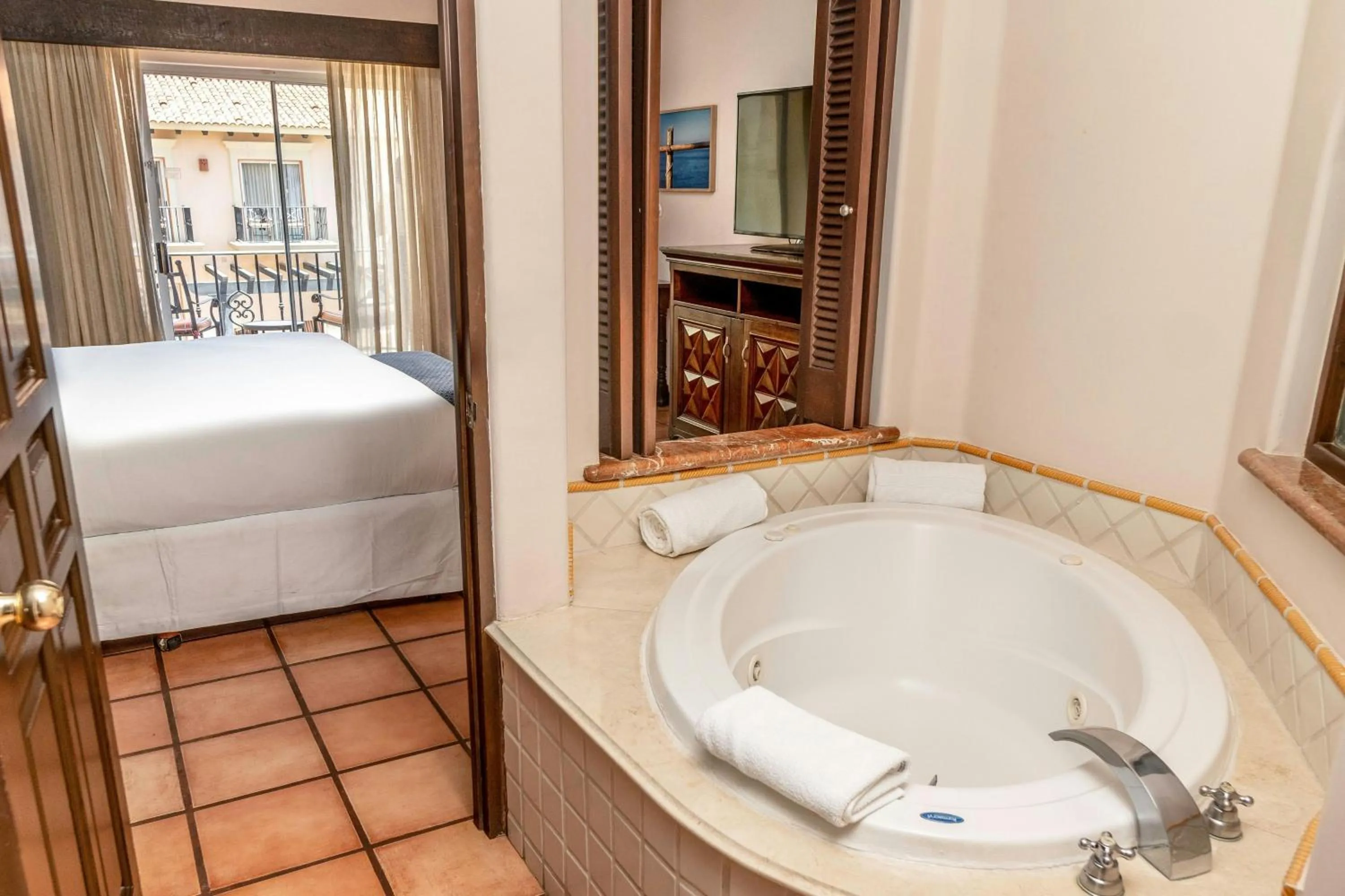 Bathroom, Bed in Hacienda del Mar Los Cabos, an Autograph Collection All-Inclusive Resort