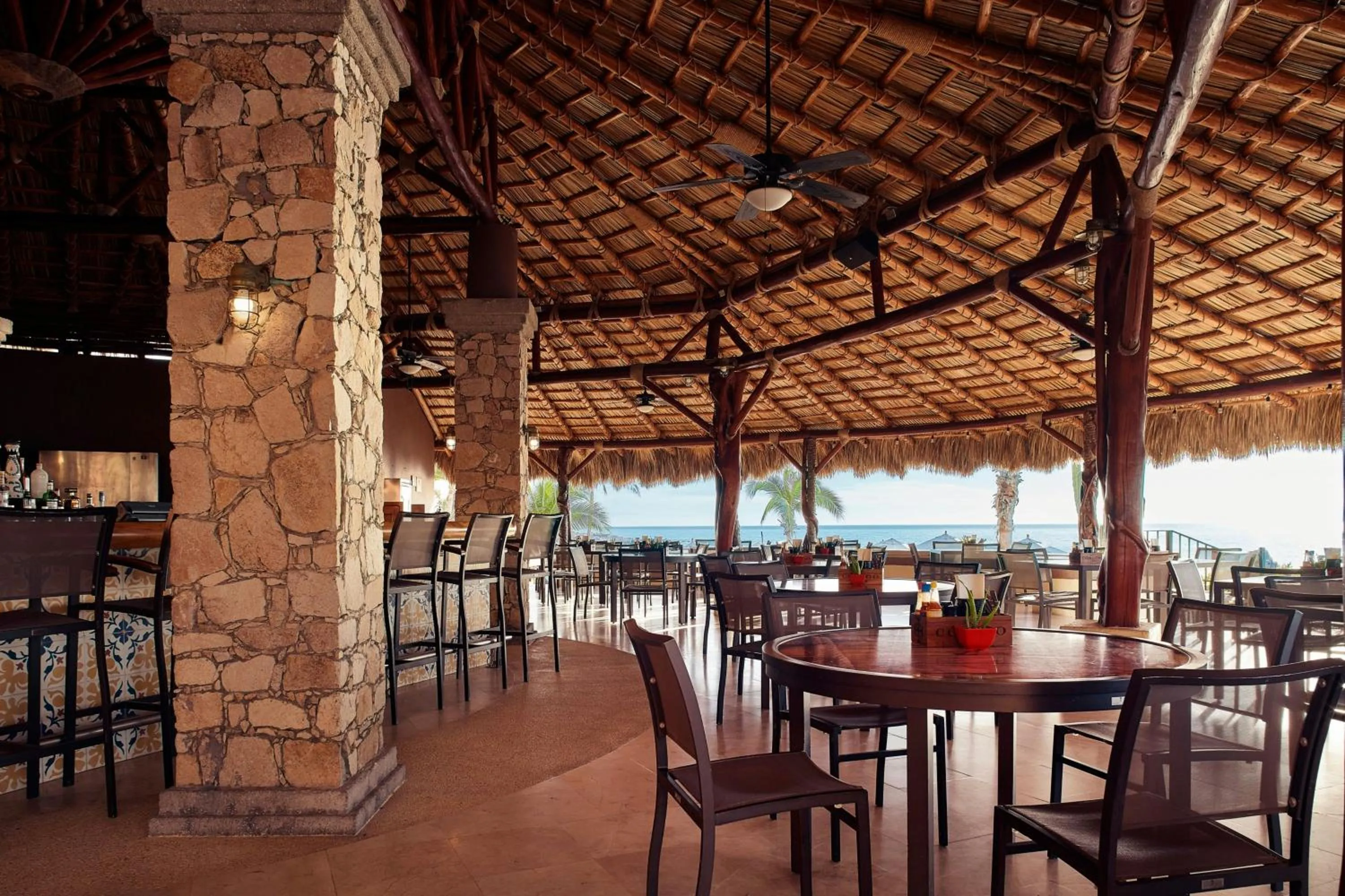 Lounge or bar in Hacienda del Mar Los Cabos, an Autograph Collection All-Inclusive Resort