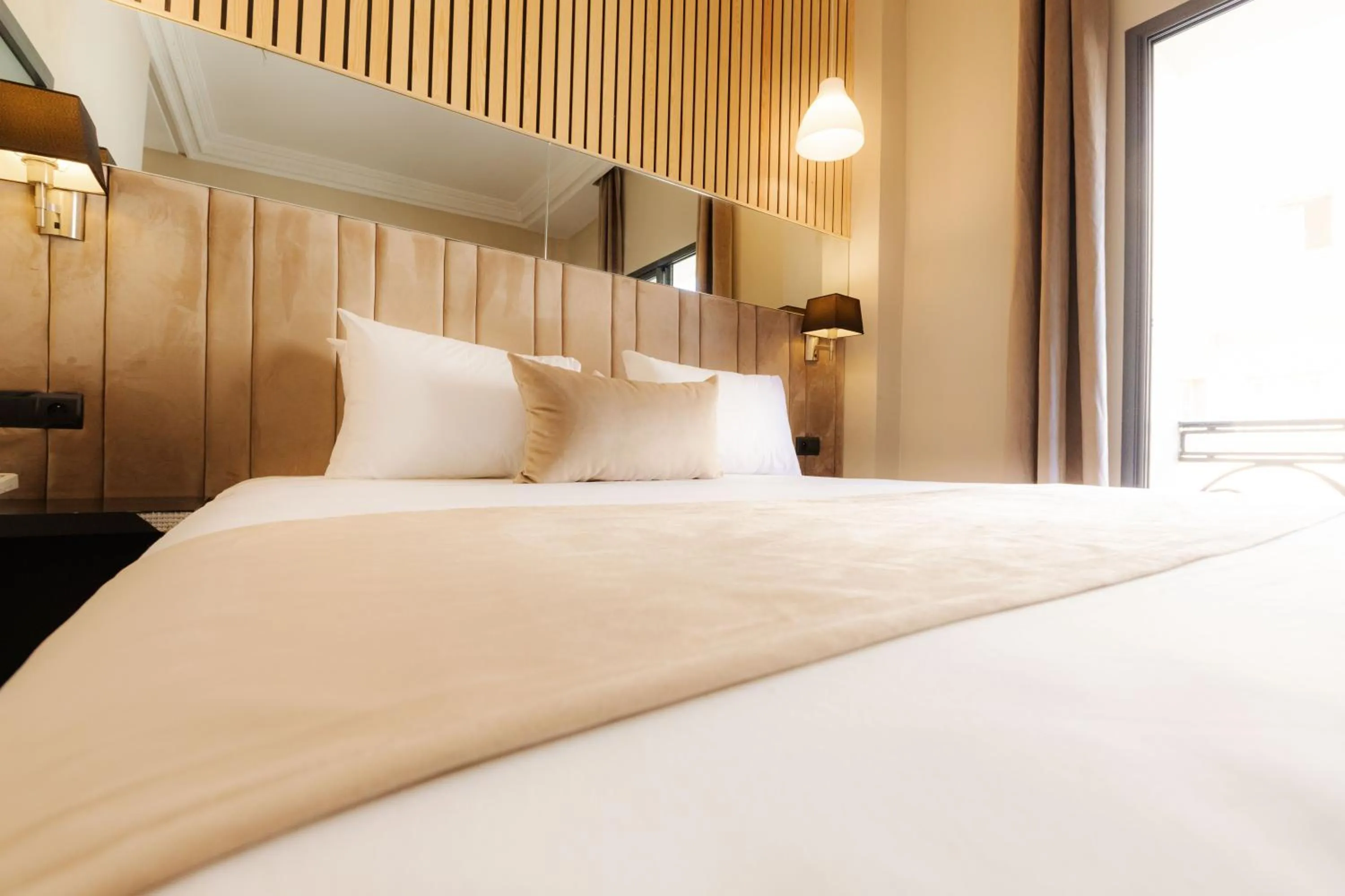 Bed in Ennesma Hotel