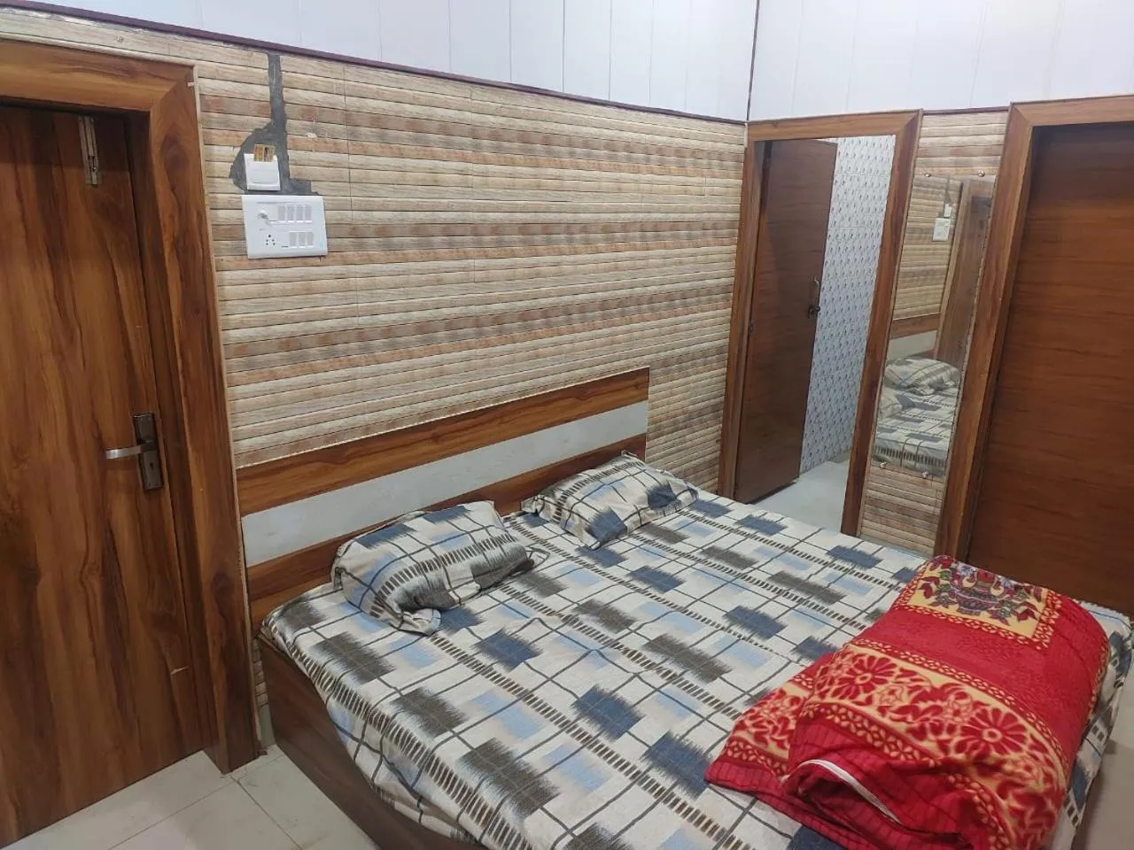 Bed in Annu Bhai Sewa Sadan