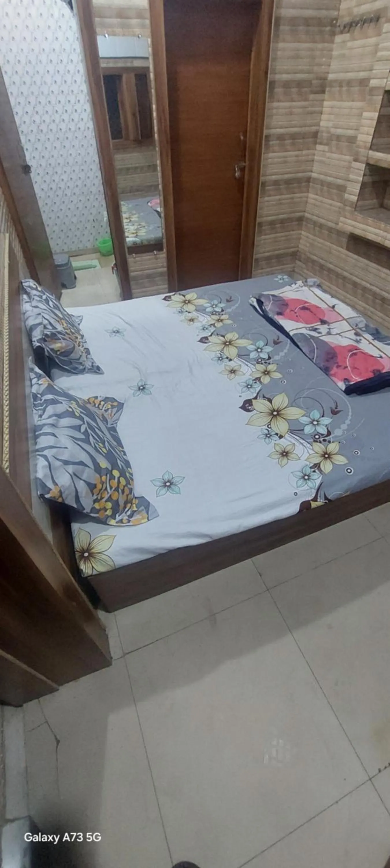 Bed in Annu Bhai Sewa Sadan