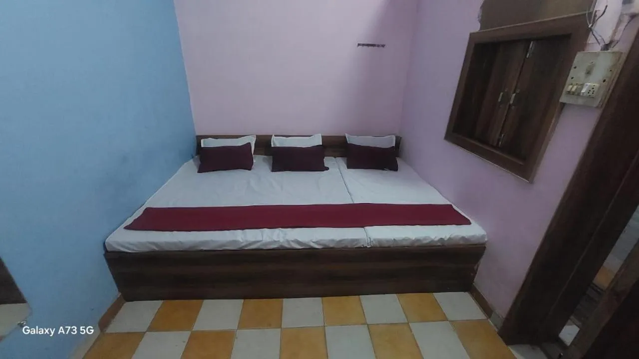 Bed in Annu Bhai Sewa Sadan