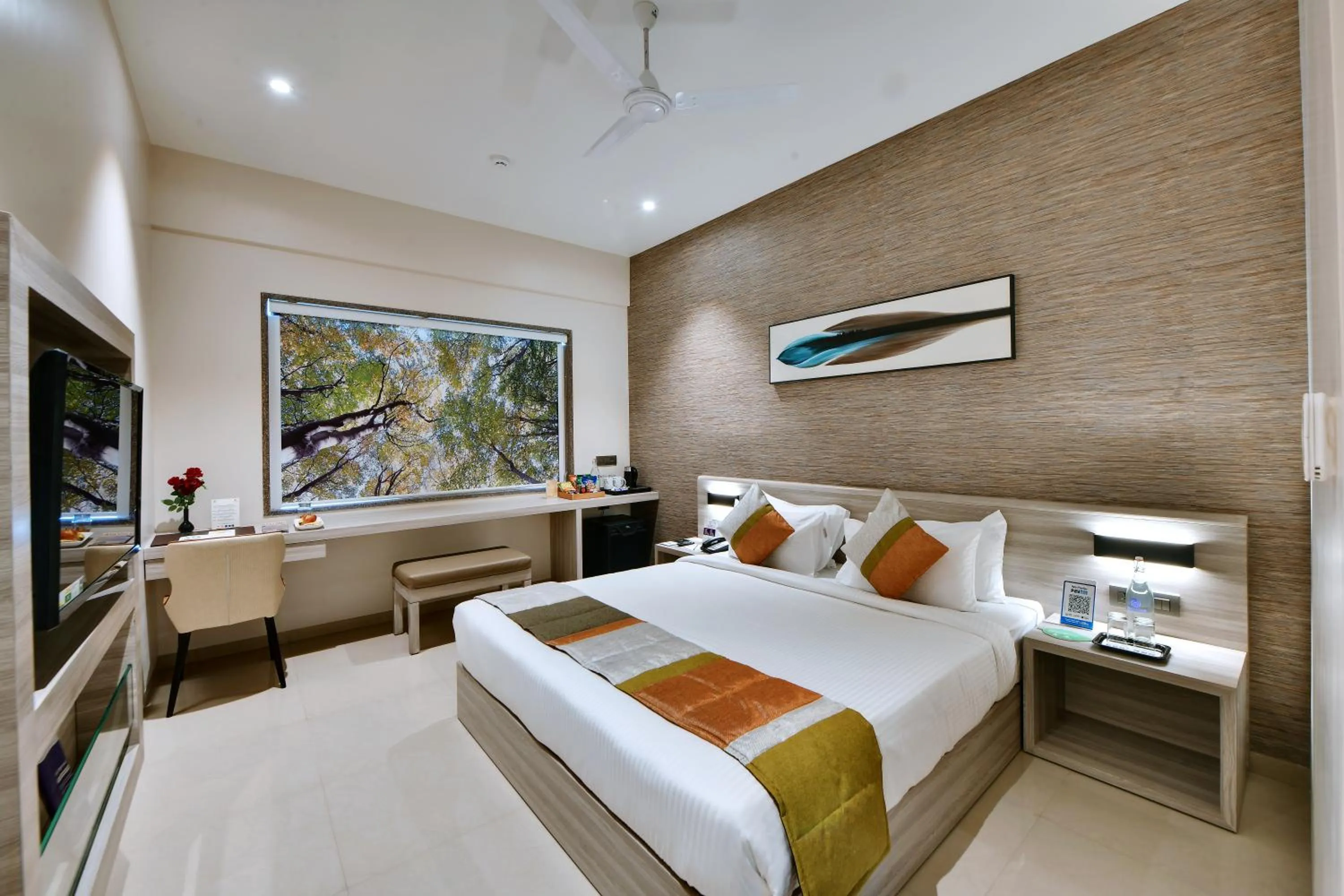 Bed in Click Hotel Pithampur