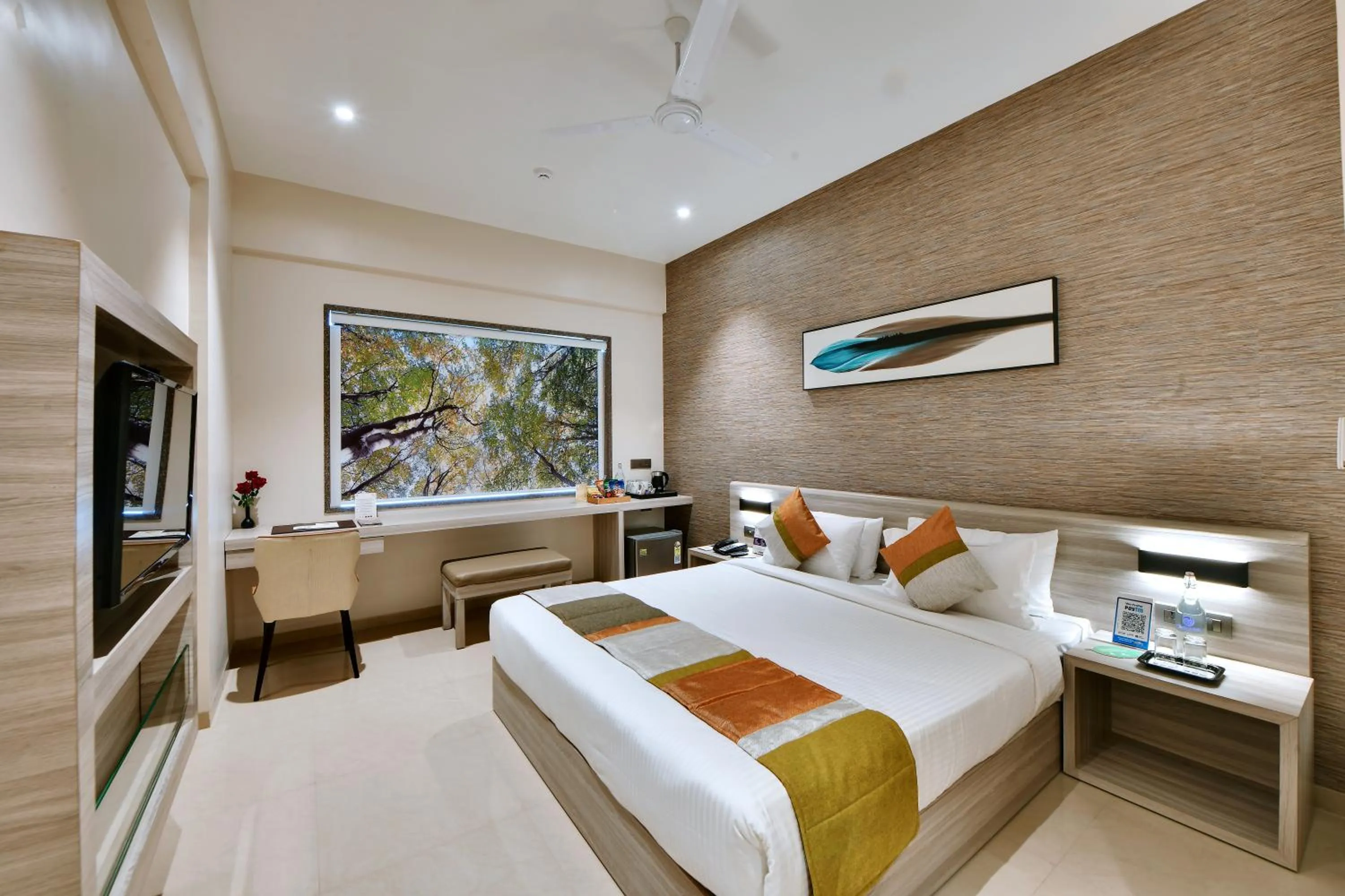 TV and multimedia, Bed in Click Hotel Pithampur