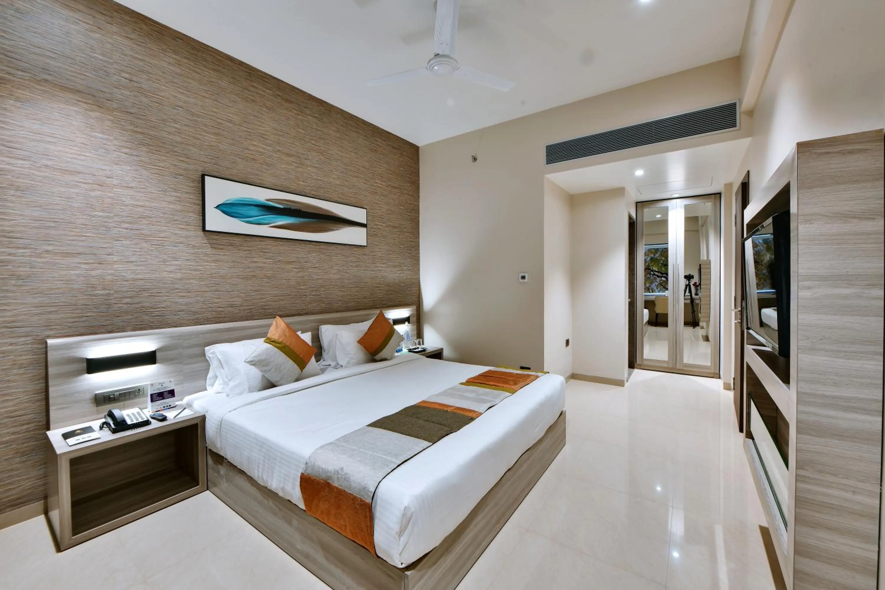 Bed in Click Hotel Pithampur