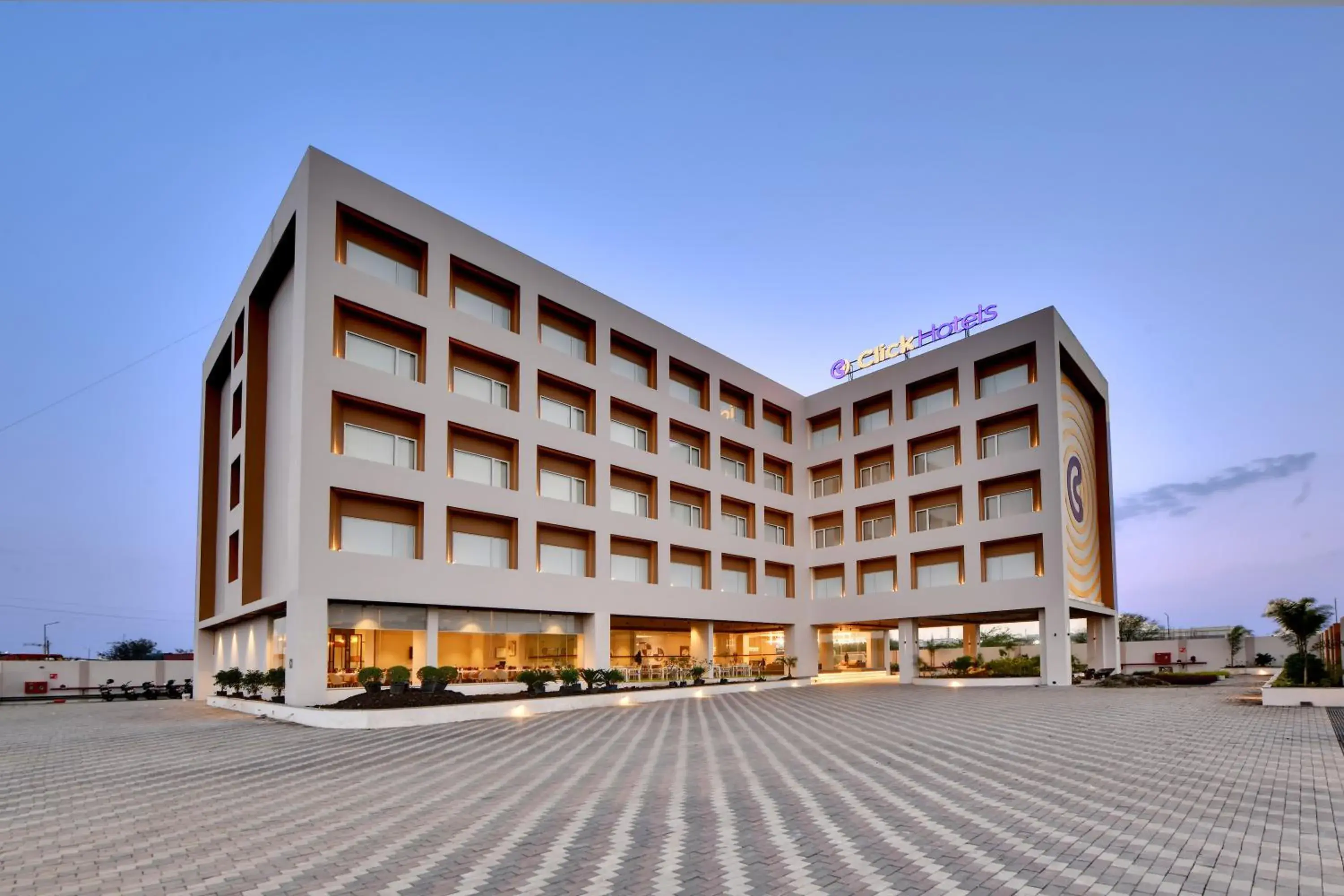 Property building in Click Hotel Pithampur Property building in Click Hotel Pithampur