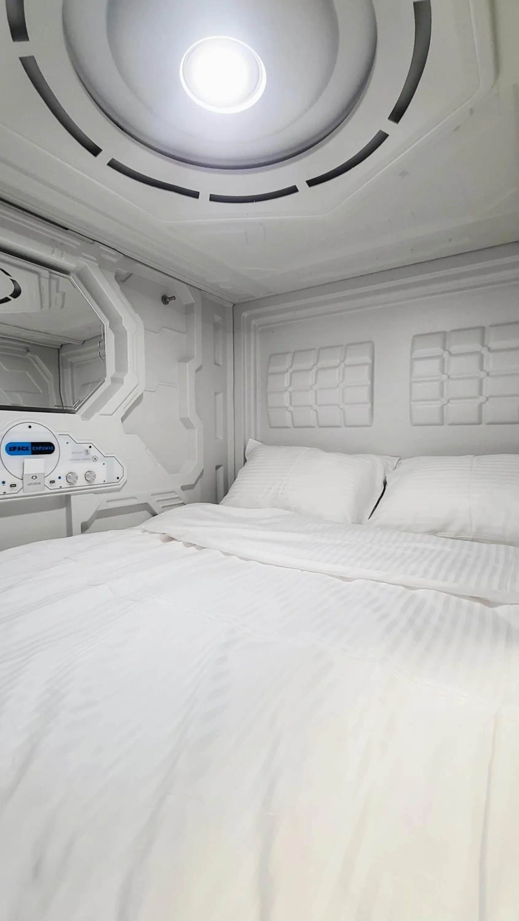 Bed in Capsula hotel