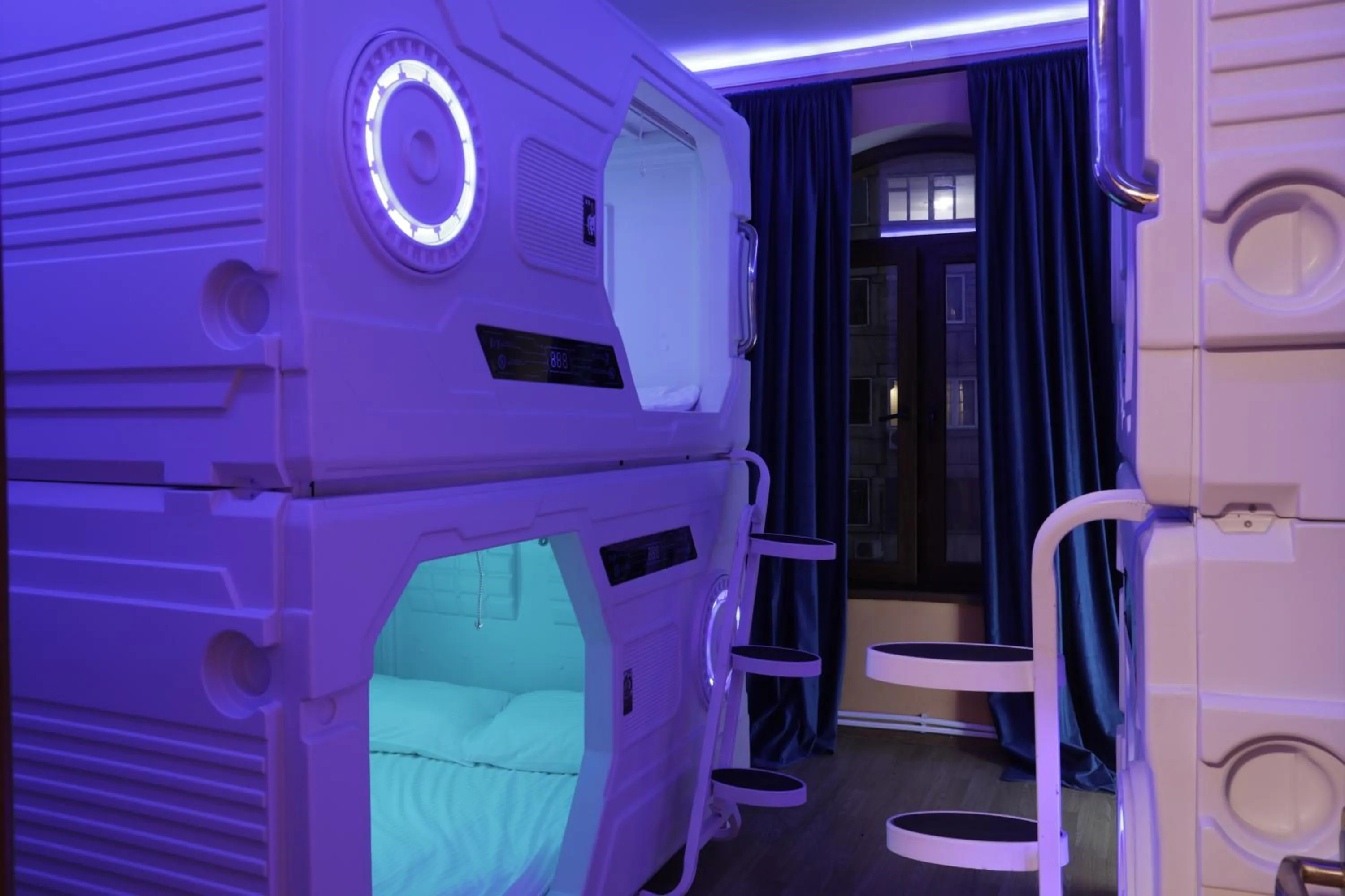 Toilet in Capsula hotel