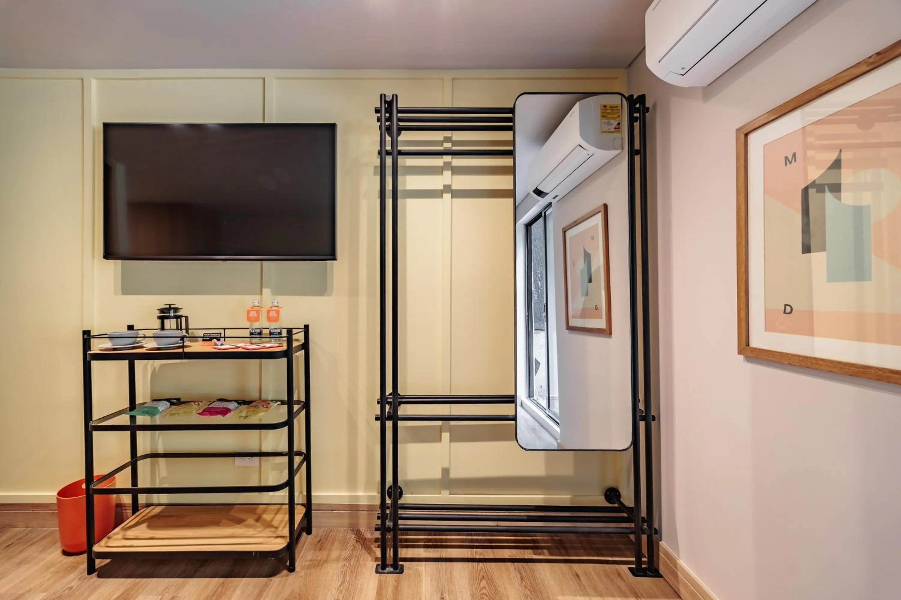 TV and multimedia in The Somos Central Hotel Poblado