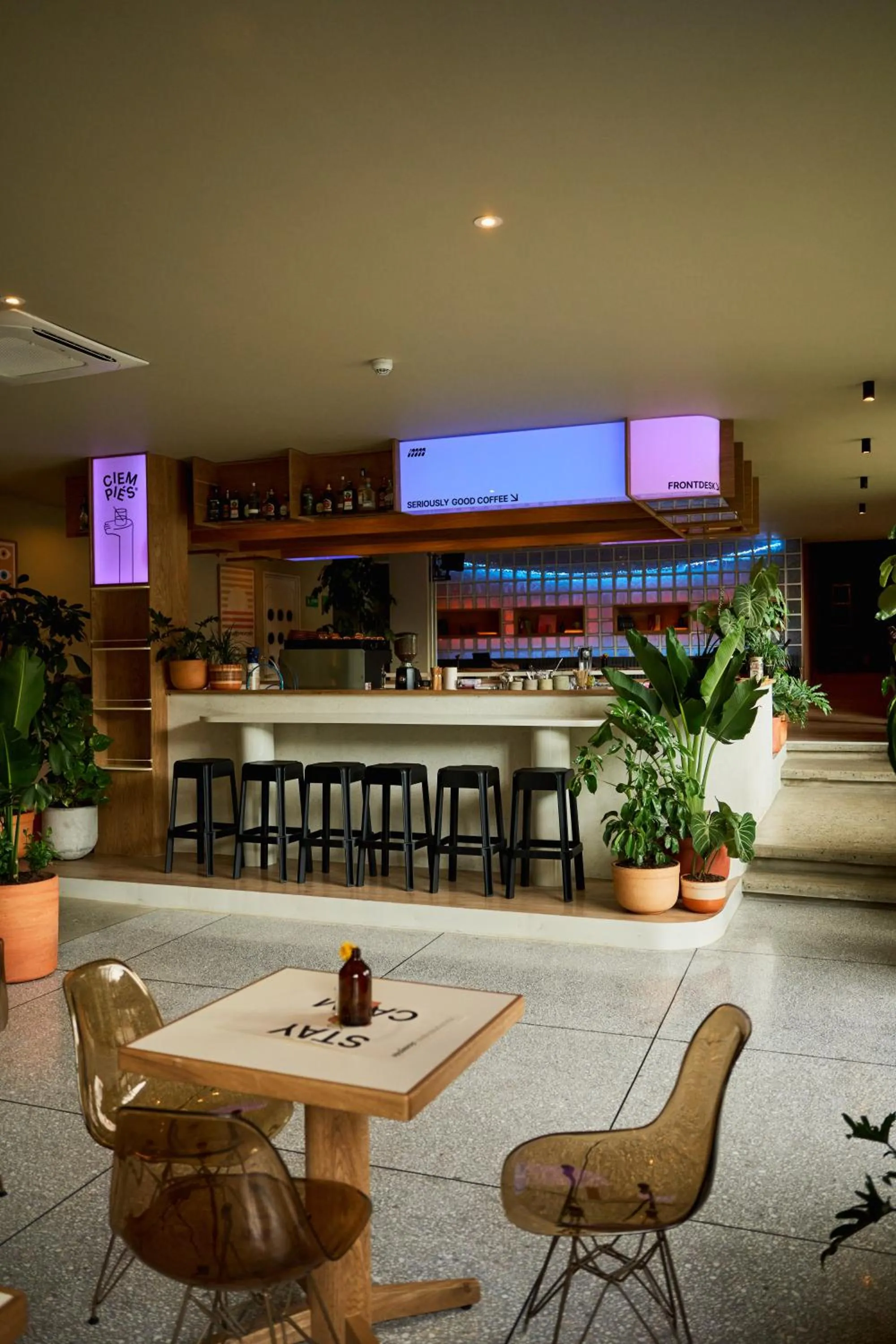Restaurant/places to eat in The Somos Central Hotel Poblado