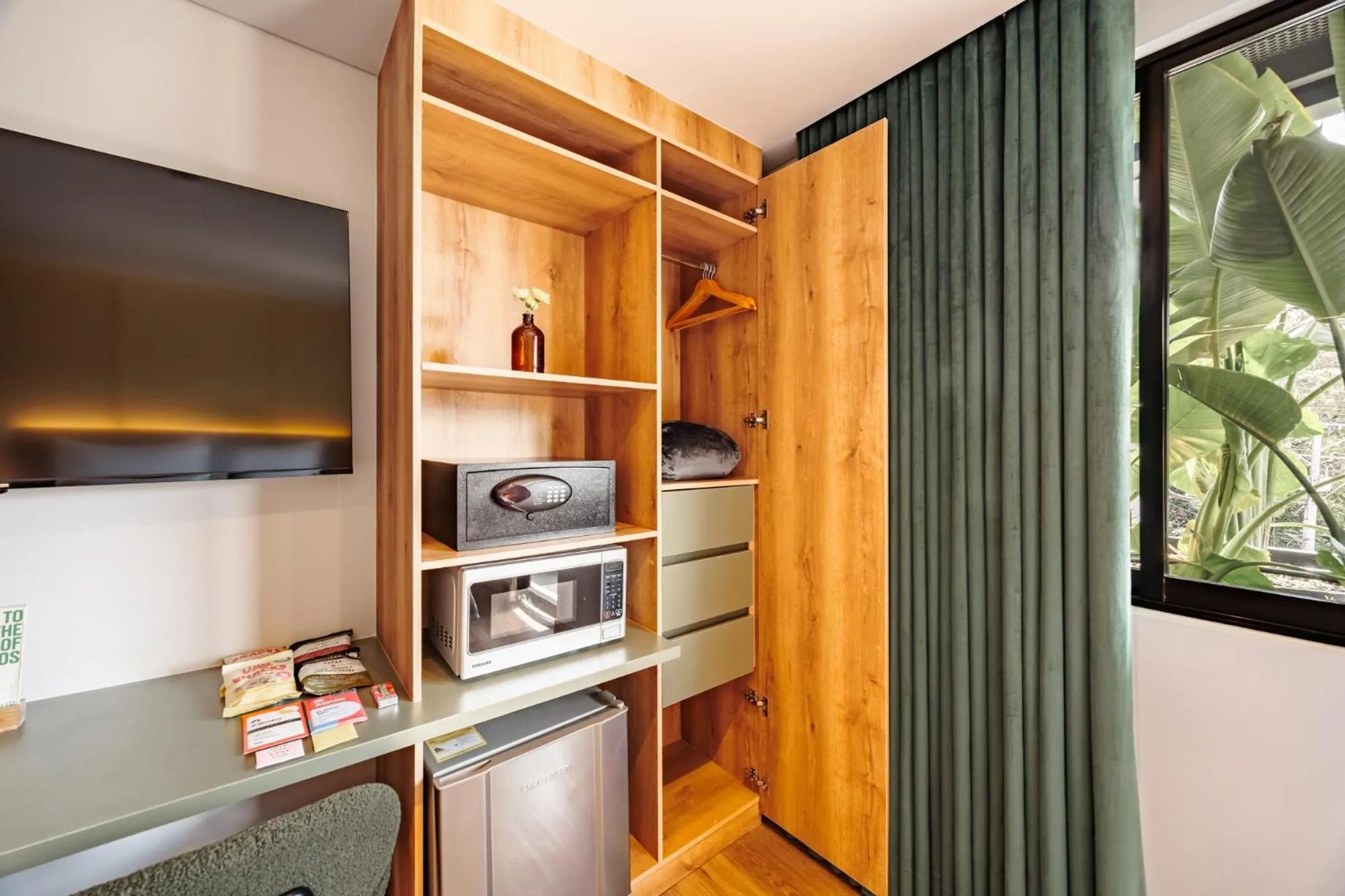 TV and multimedia in The Somos Central Hotel Poblado