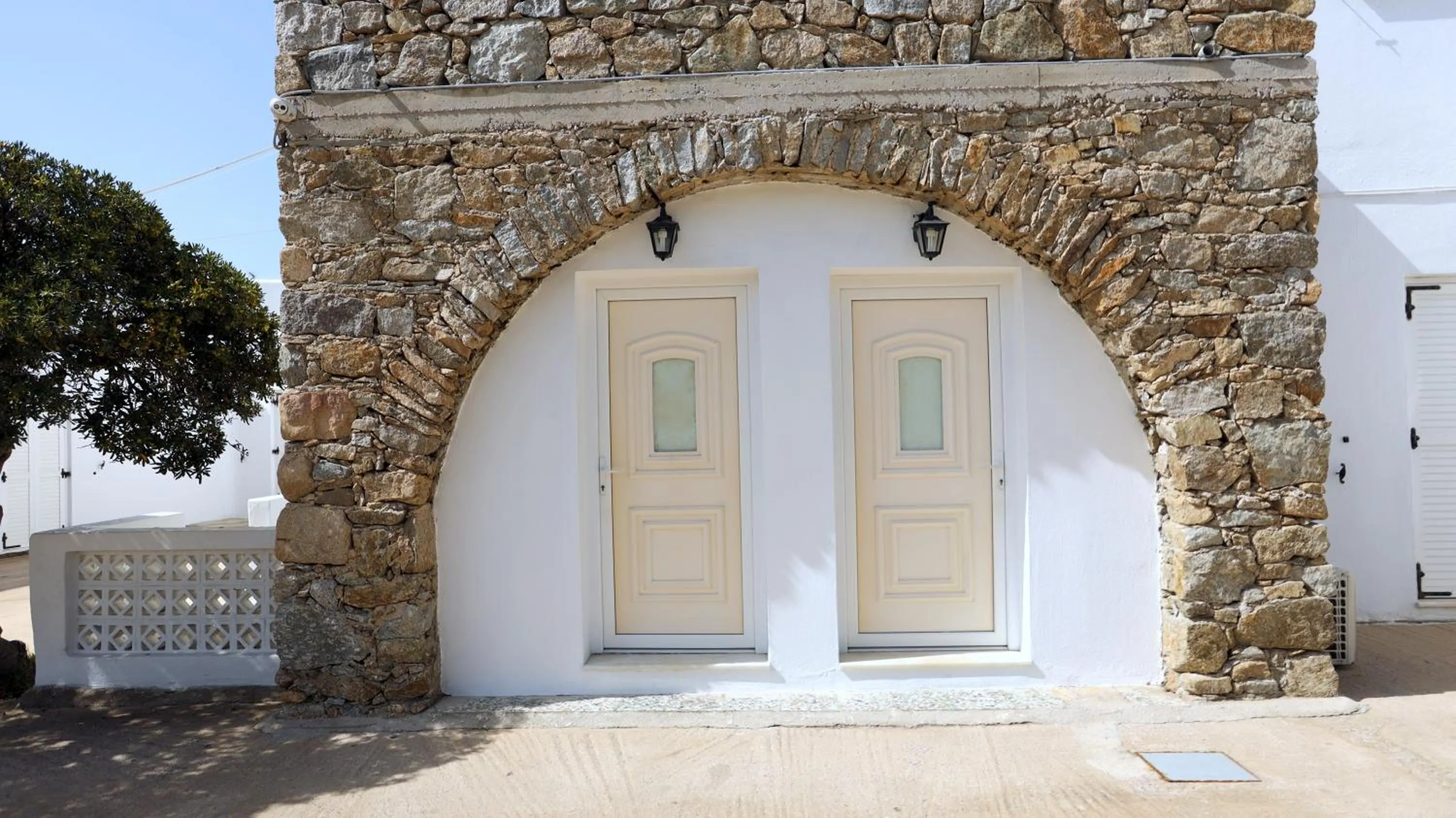 Facade/entrance in Peter Studios