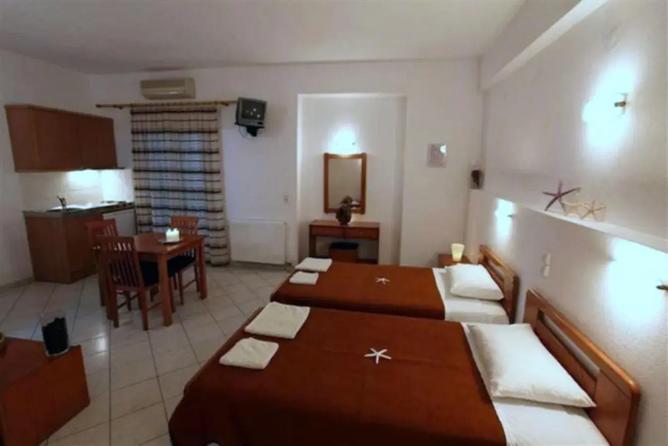 Photo of the whole room, Bed in Peter Studios Photo of the whole room, Bed in Peter Studios