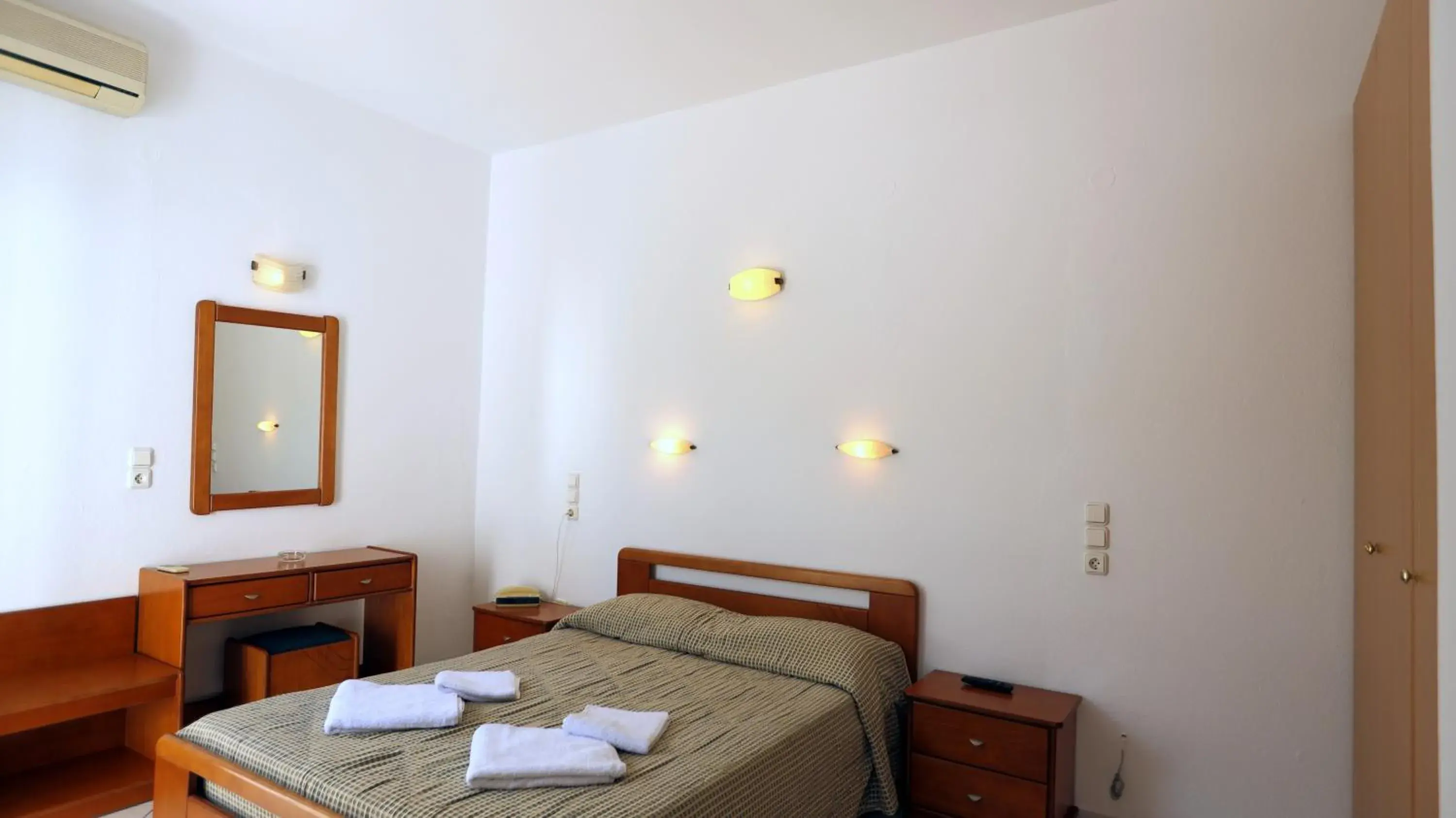 Bedroom, Bed in Peter Studios Bedroom, Bed in Peter Studios