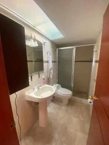 Double Room with Shared Bathroom - single occupancy in Hostel Urban City Bogotá Double Room with Shared Bathroom - single occupancy in Hostel Urban City Bogotá