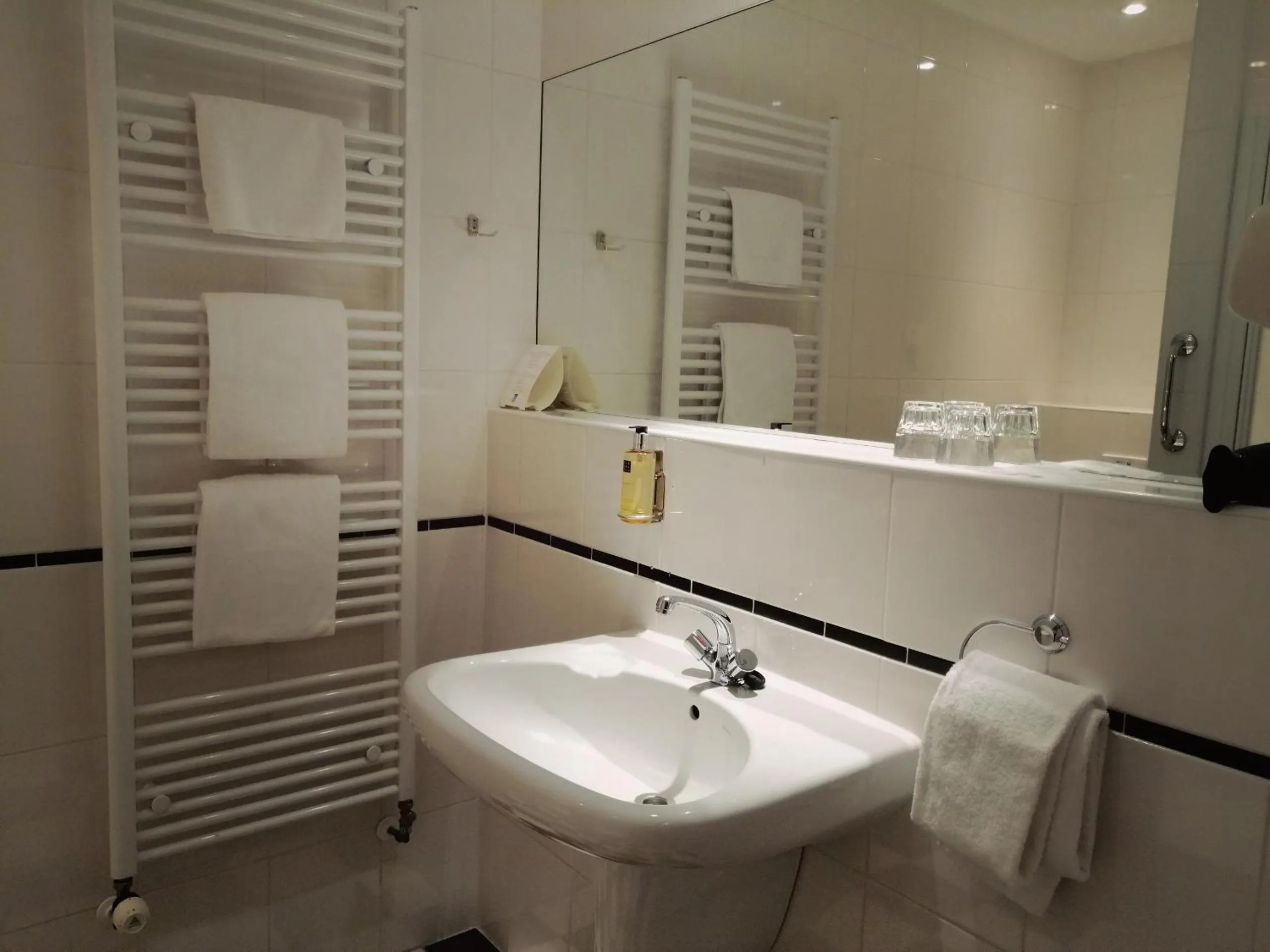 Bathroom in Hotel Wesseling