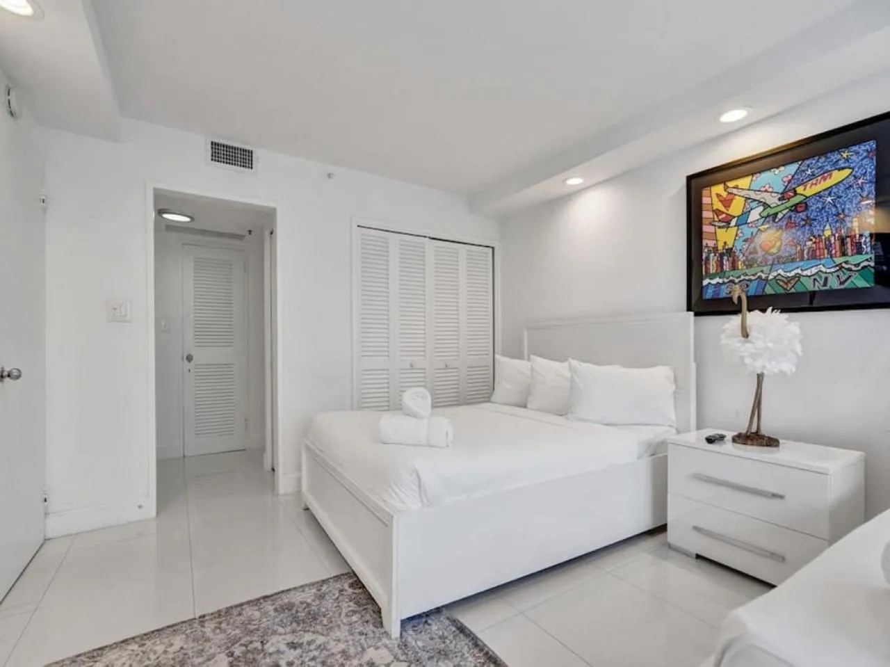 Bed in Amazing Ocean View Condo Beach Service 1111