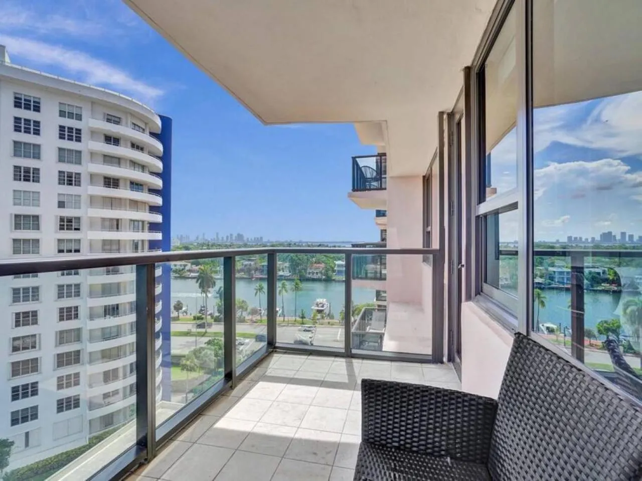 Balcony/Terrace in Amazing Ocean View Condo Beach Service 1111