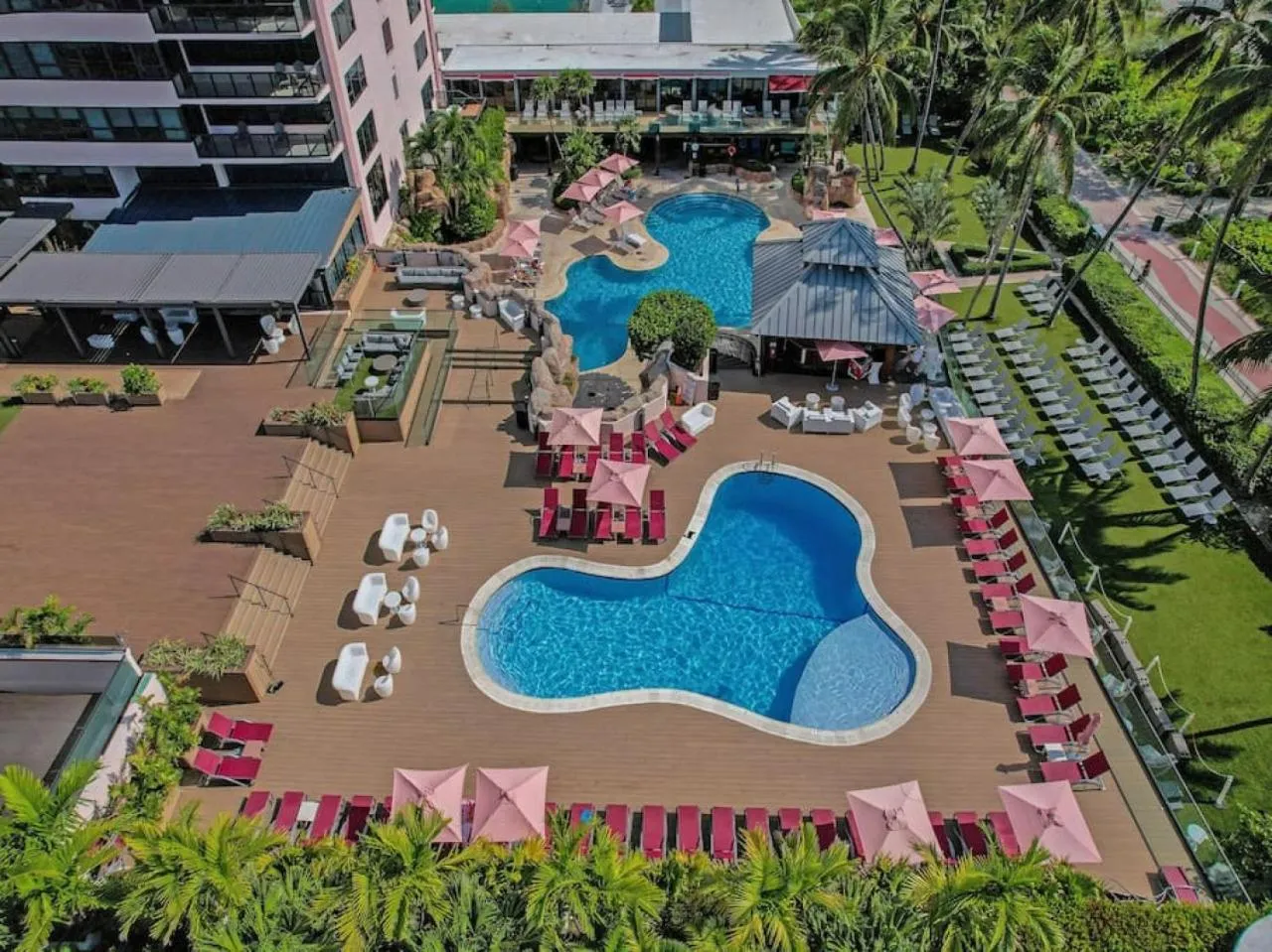 Swimming pool in Amazing Ocean View Condo Beach Service 1111