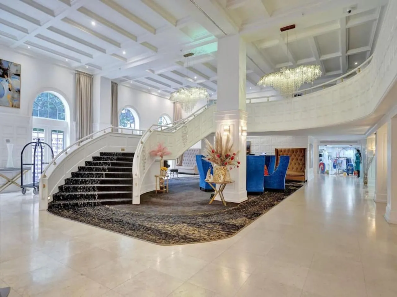 Property building in Amazing Ocean View Condo Beach Service 1111