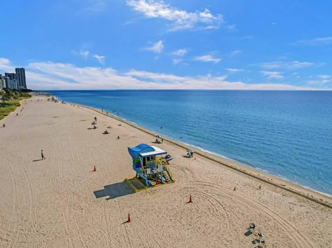 Beach in Amazing Ocean View Condo Beach Service 1111