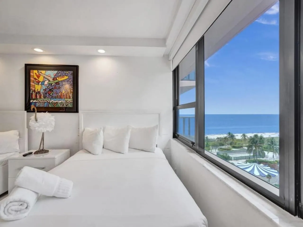 Bed in Amazing Ocean View Condo Beach Service 1111
