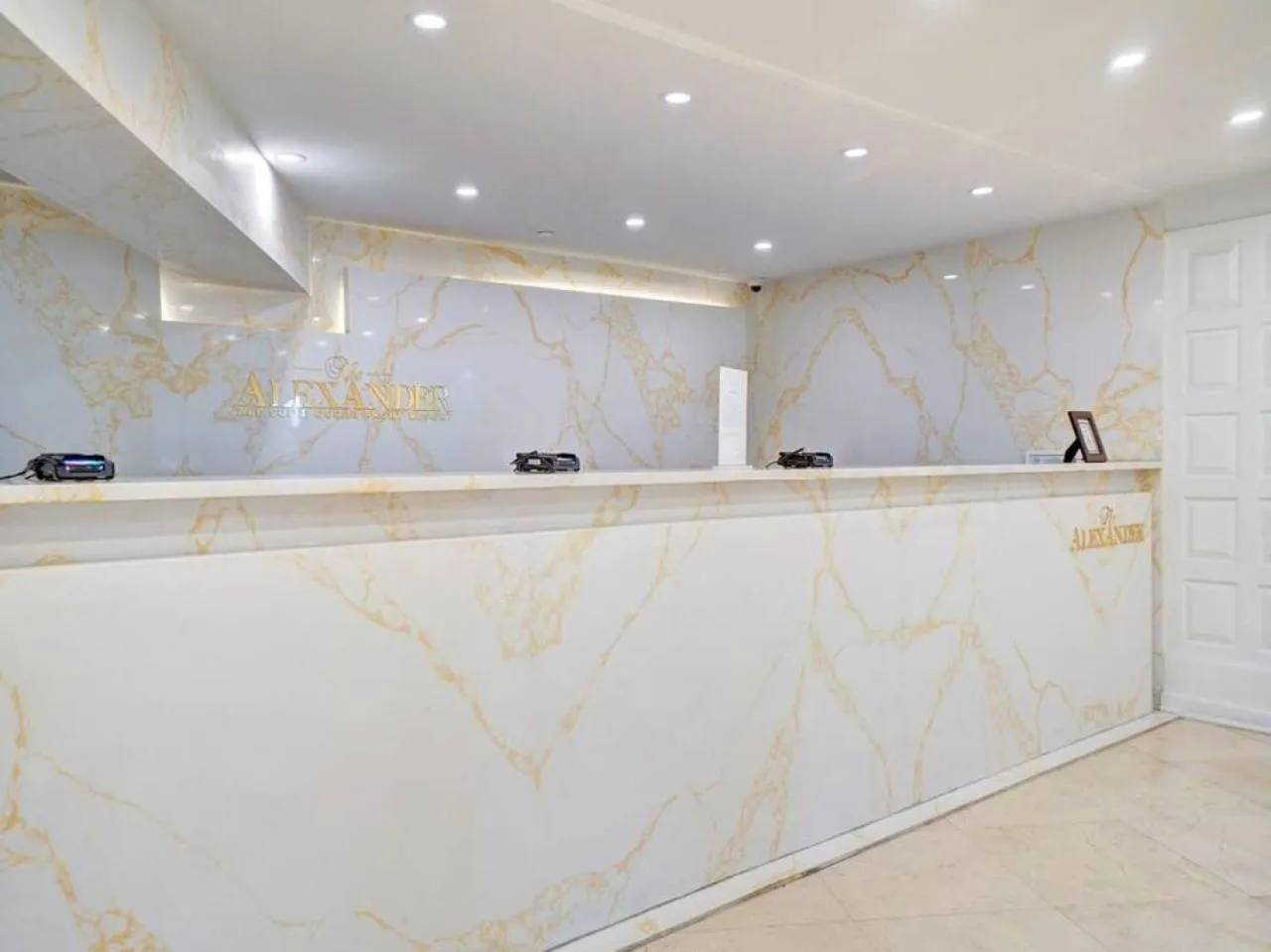 Property building in Amazing Ocean View Condo Beach Service 1111