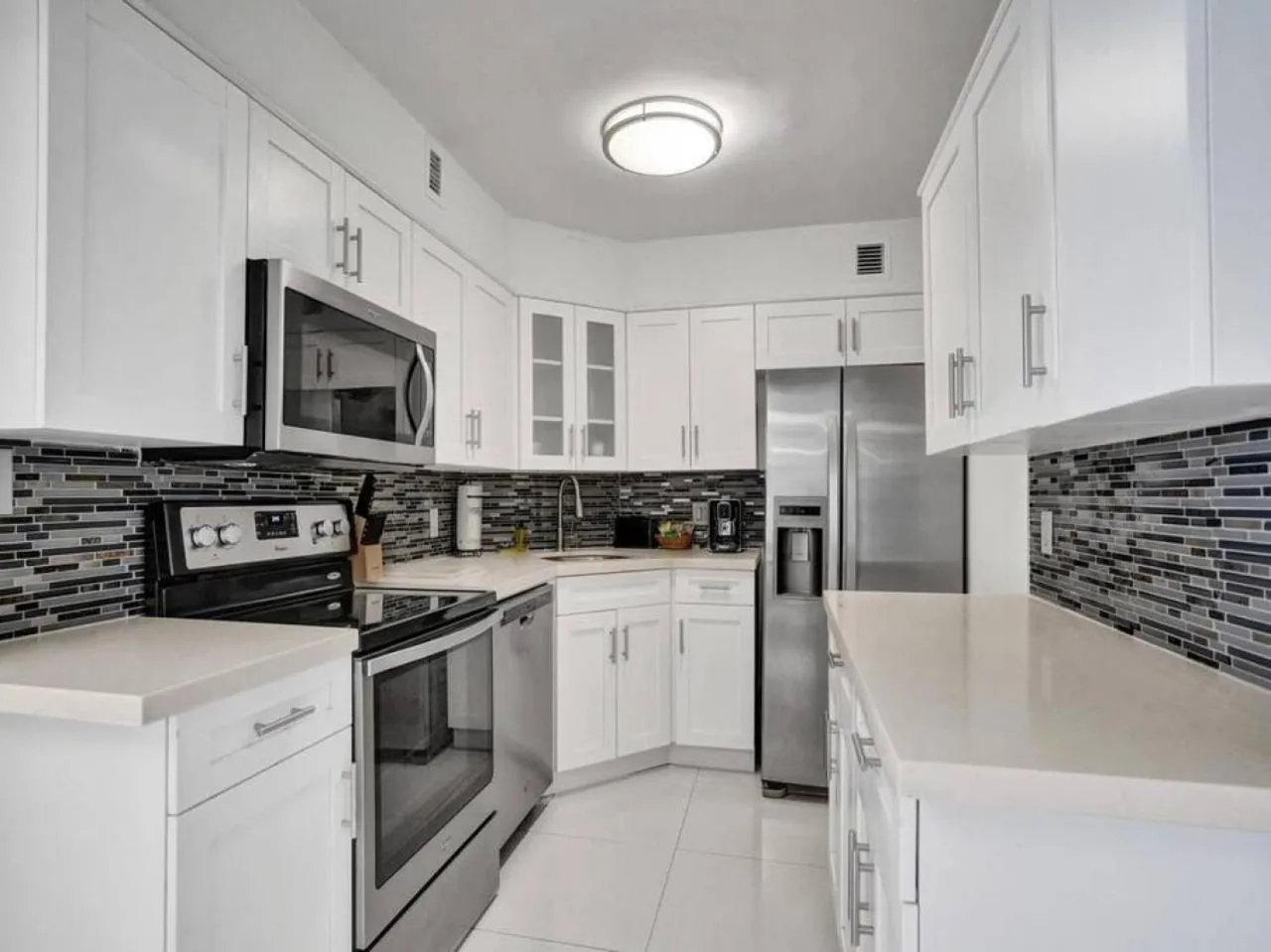 Kitchen or kitchenette in Amazing Ocean View Condo Beach Service 1111