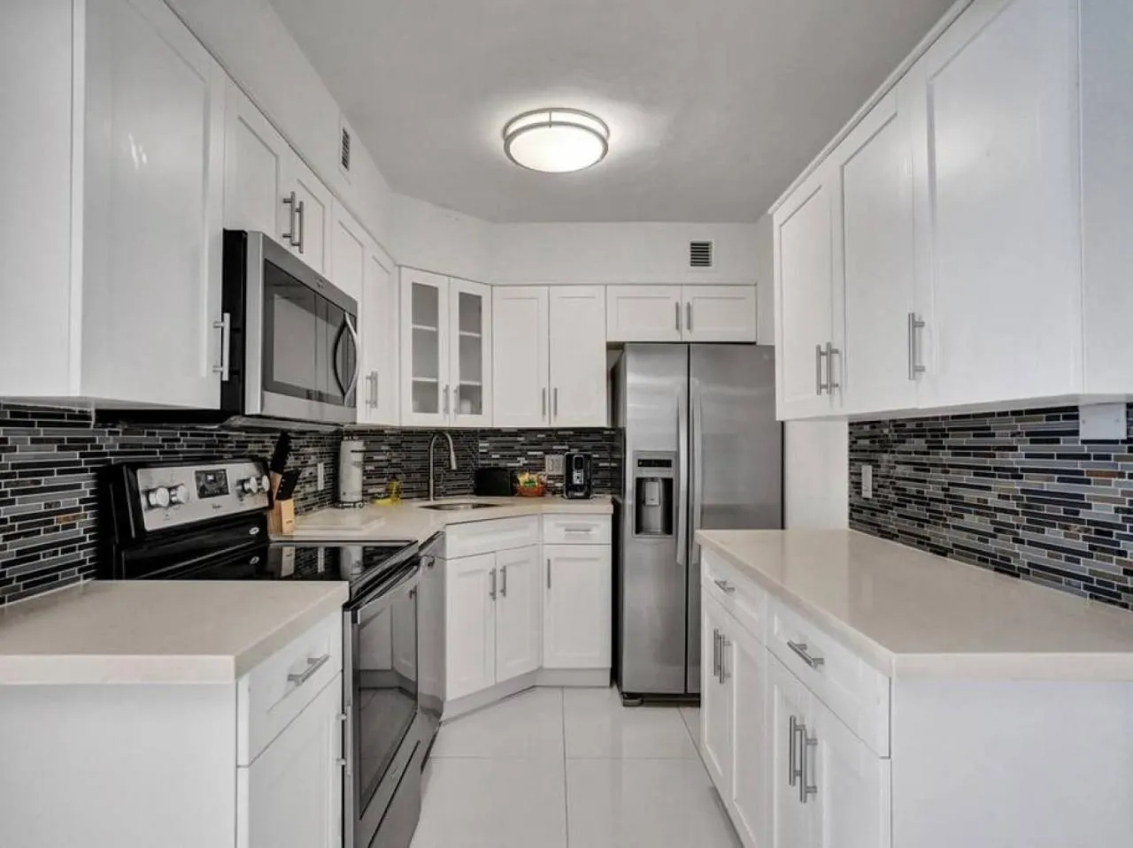 Kitchen or kitchenette in Amazing Ocean View Condo Beach Service 1111