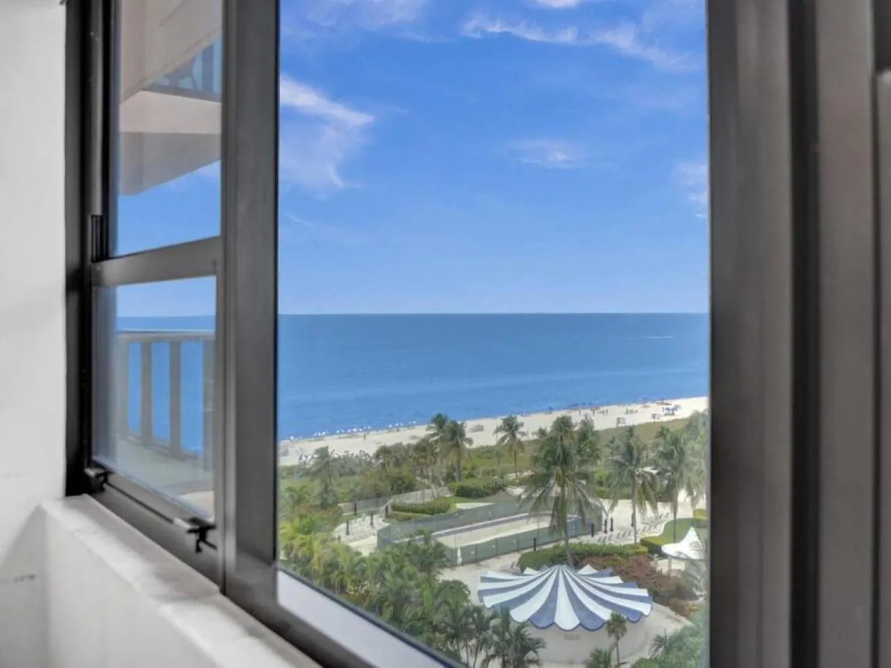 Sea view in Amazing Ocean View Condo Beach Service 1111
