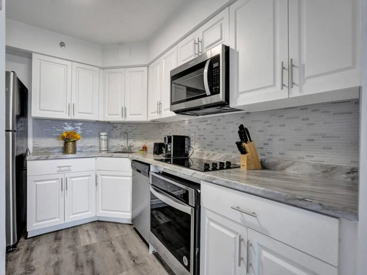 Kitchen or kitchenette in Full ocean view Huge private terrace 1002