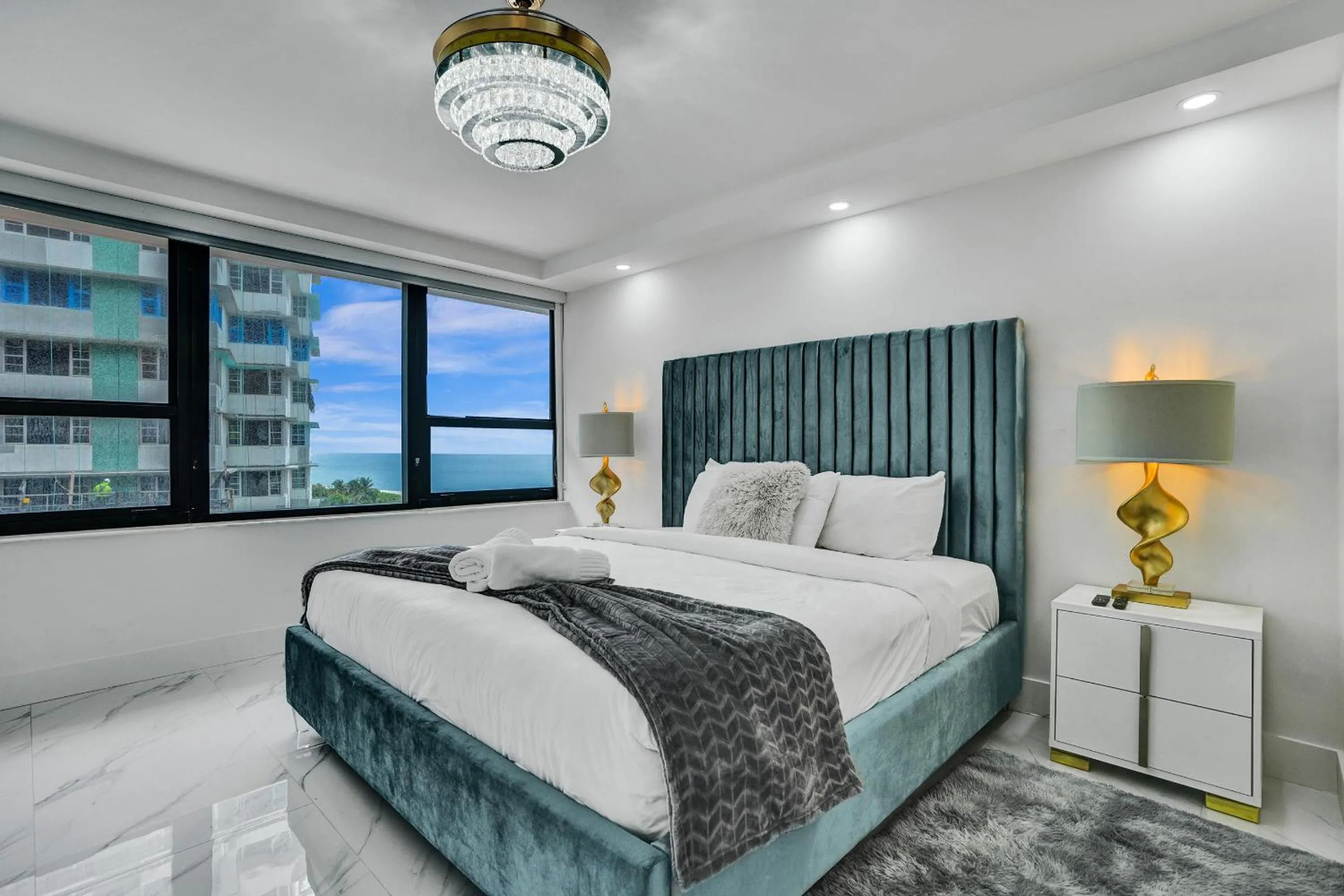 Cozy Ocean View Condo Beach Service and Pool 808