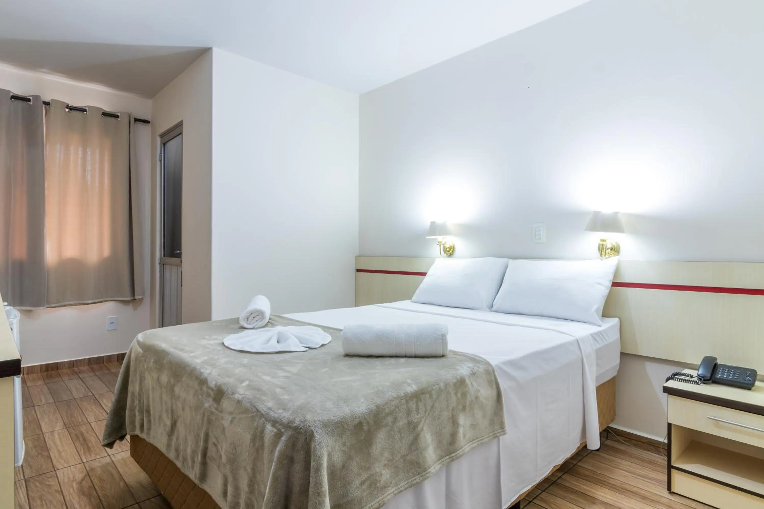 Bedroom, Bed in Foz Budget Hotel