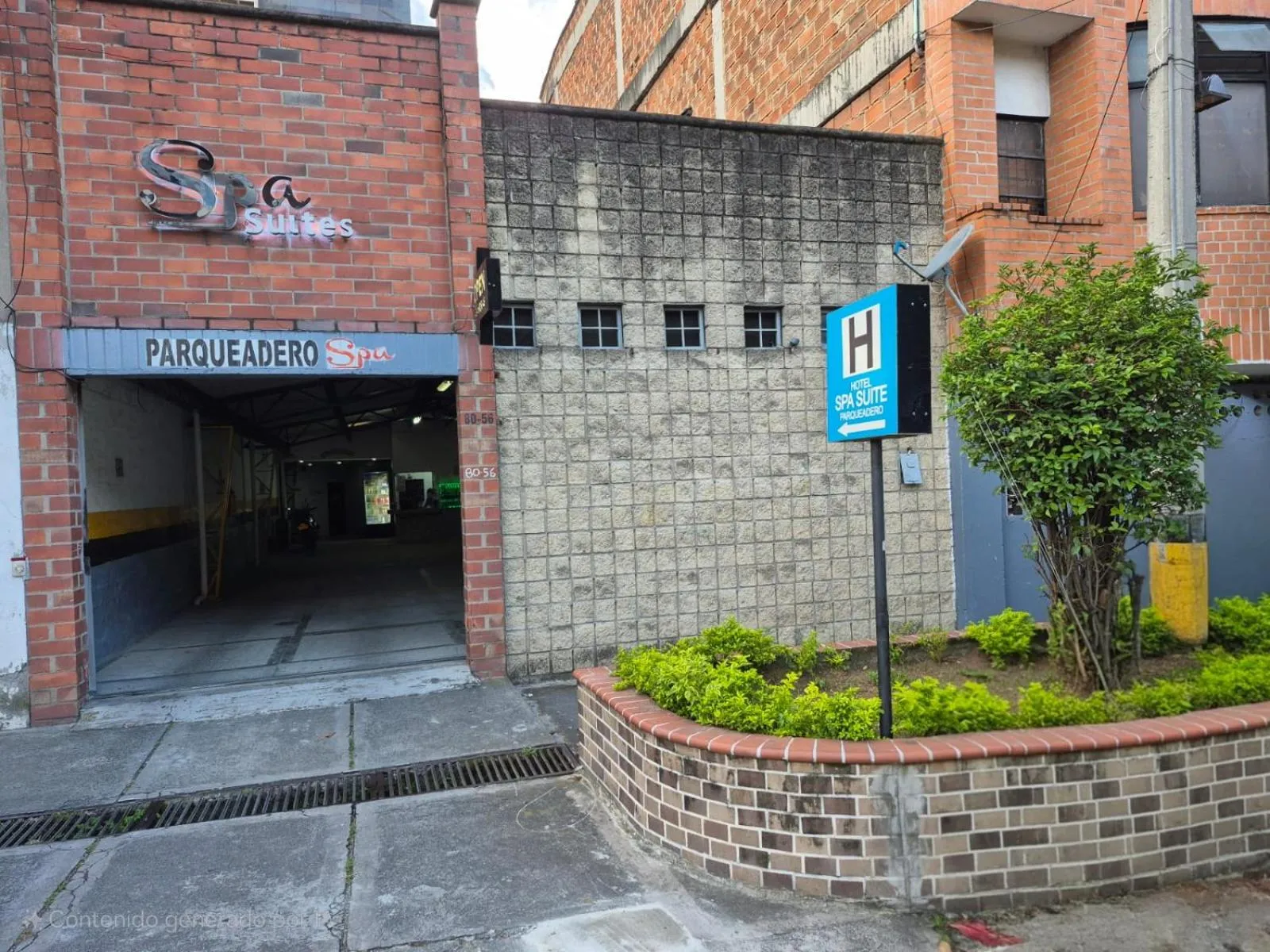 Property building in Hotel Spa Laureles