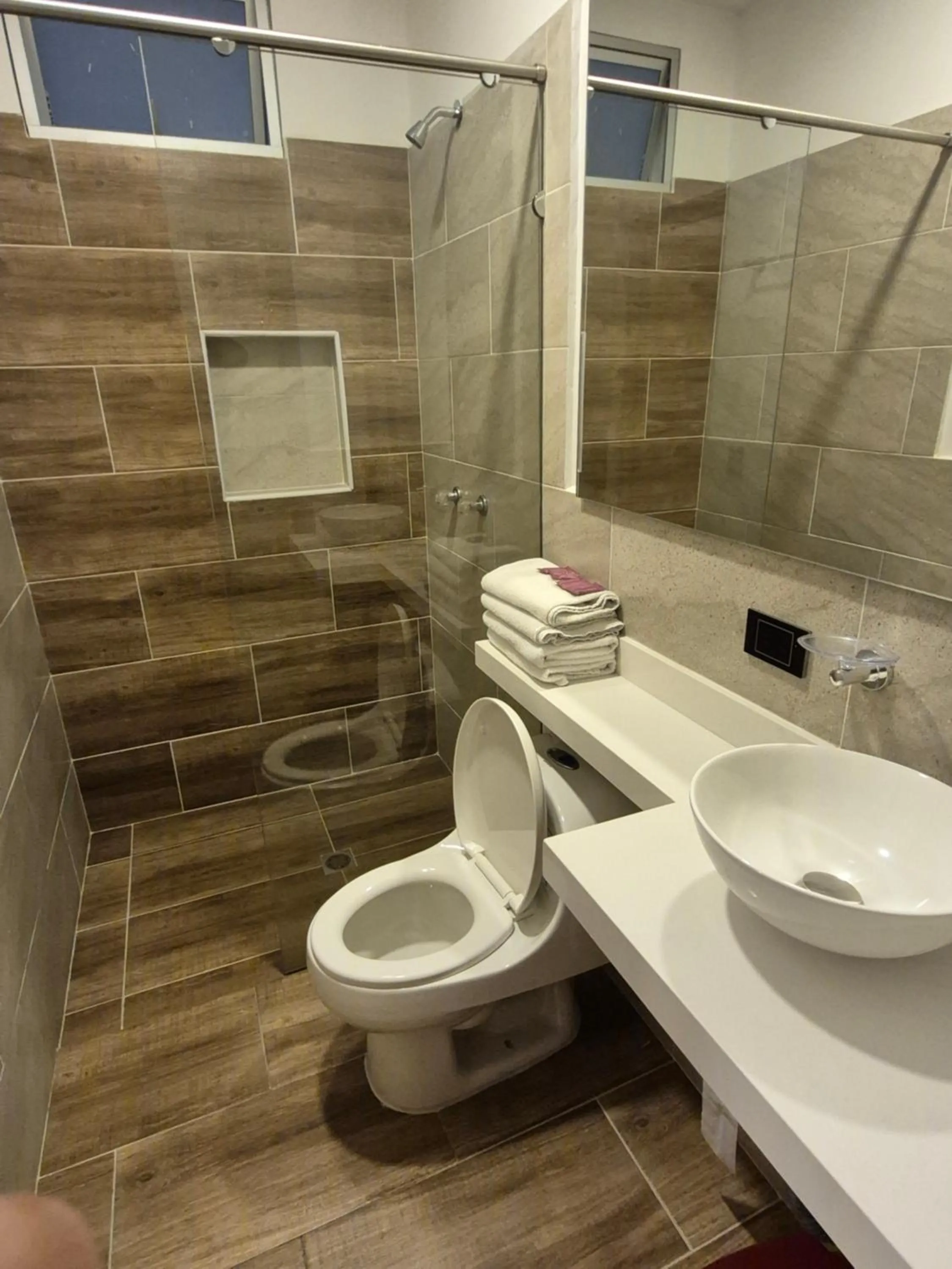 Shower in Hotel Spa Laureles