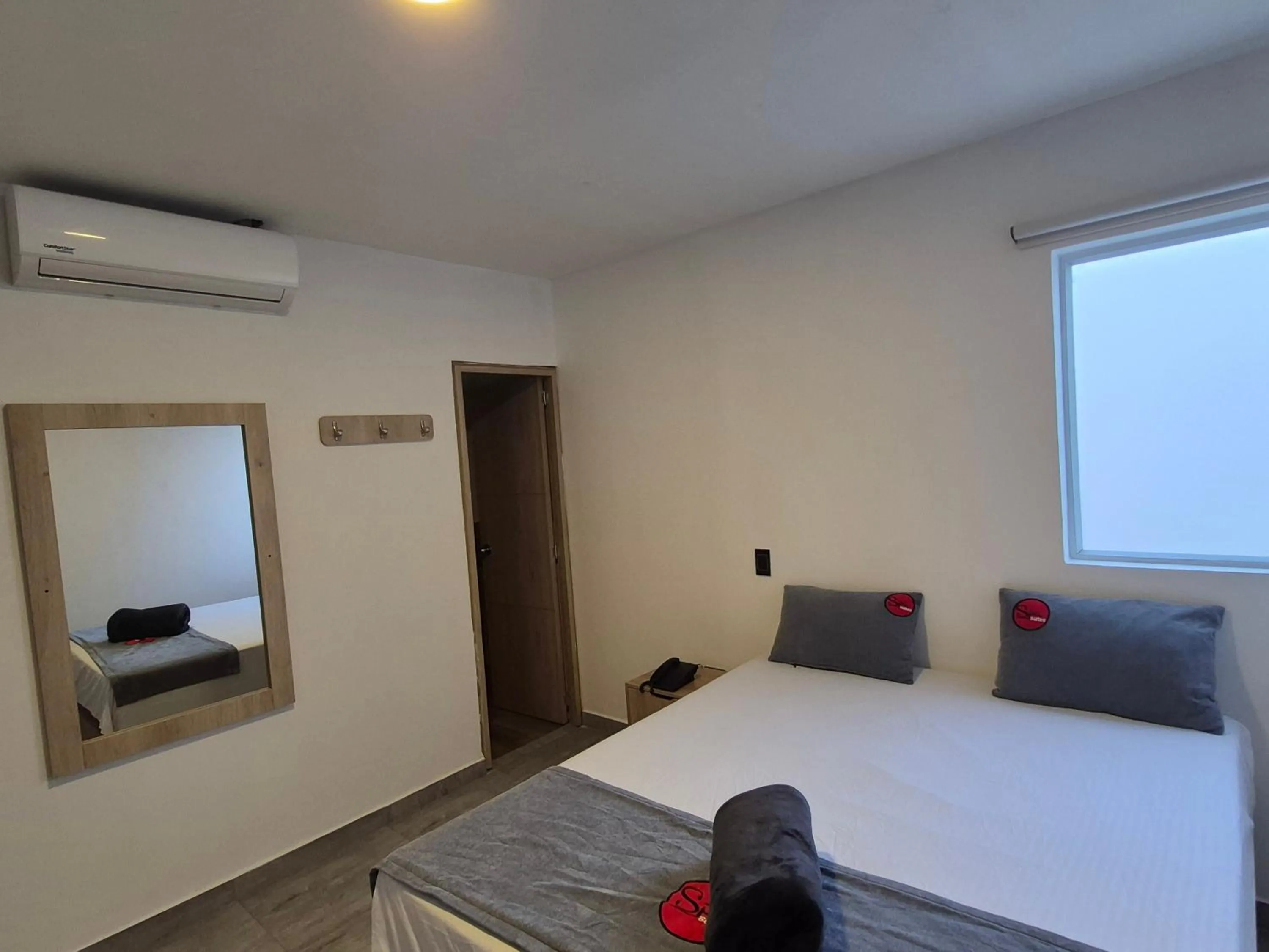 Photo of the whole room, Bed in Hotel Spa Laureles