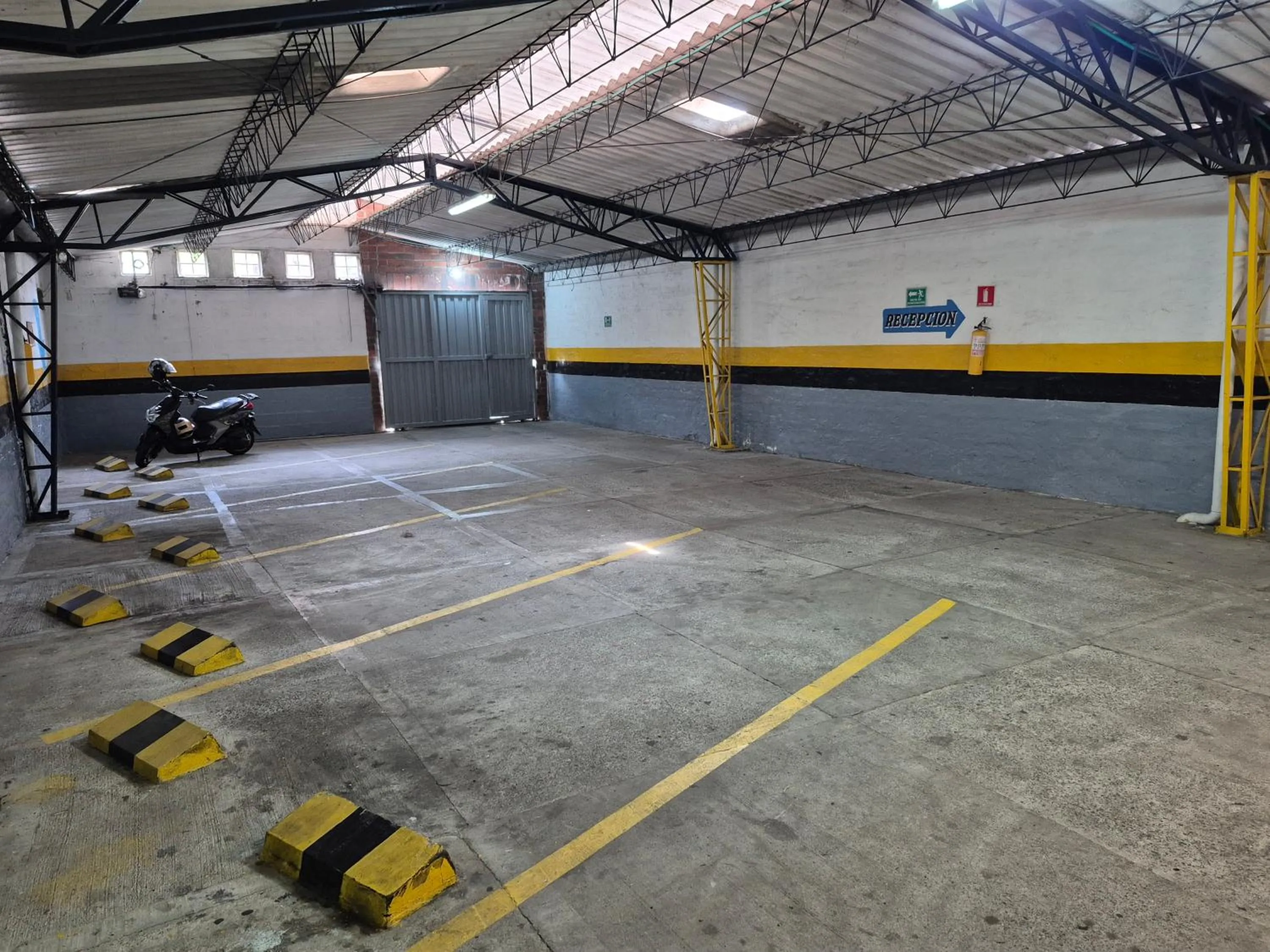 Parking in Hotel Spa Laureles
