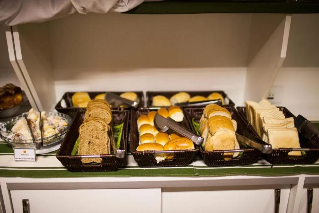 Food and drinks in GoldMen Select Maringá