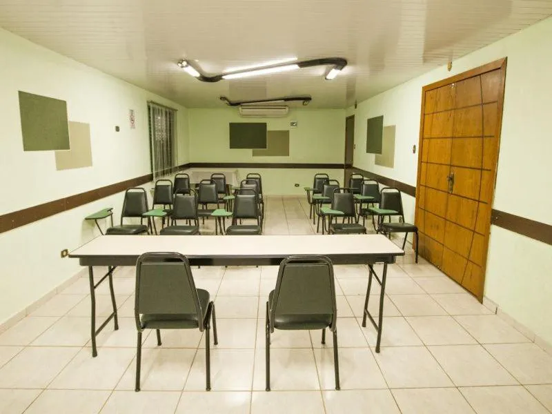 Business facilities in GoldMen Select Maringá