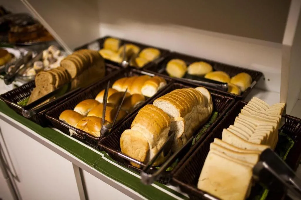 Buffet breakfast in GoldMen Select Maringá