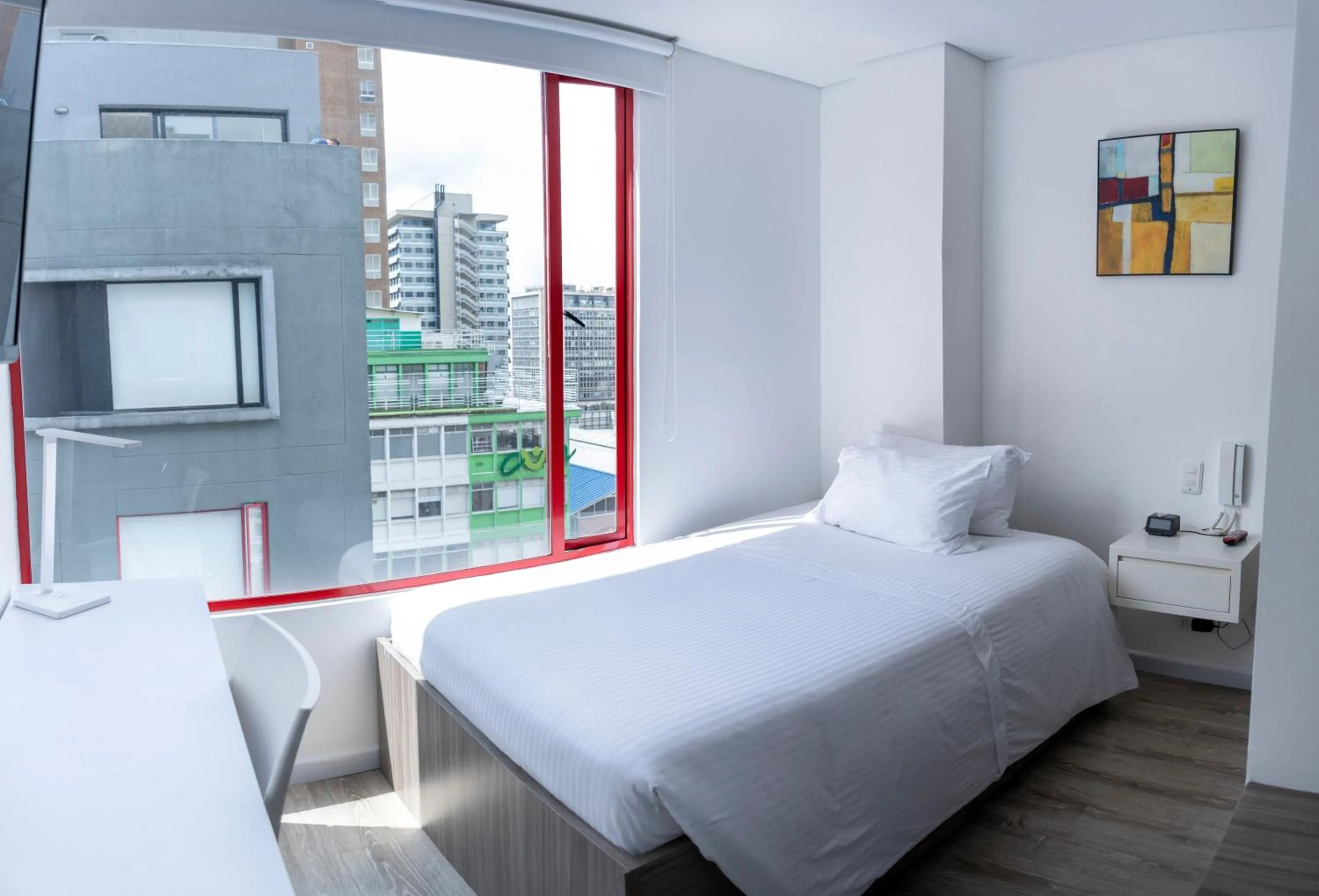 Photo of the whole room in Esstudia 17-4